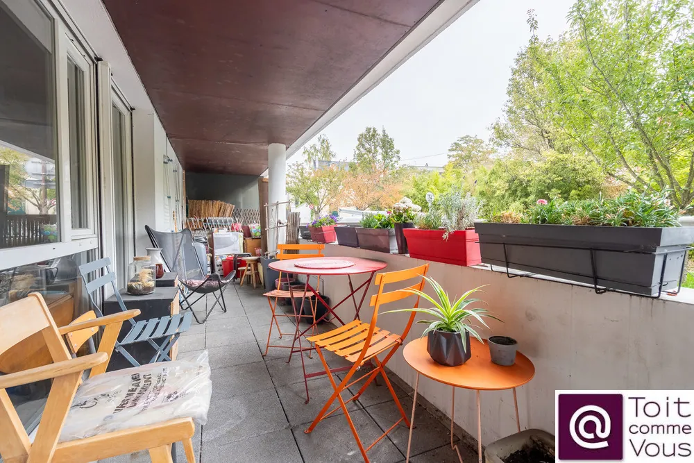Appartement 2 pièces avec terrasse à Montreuil proche mairie