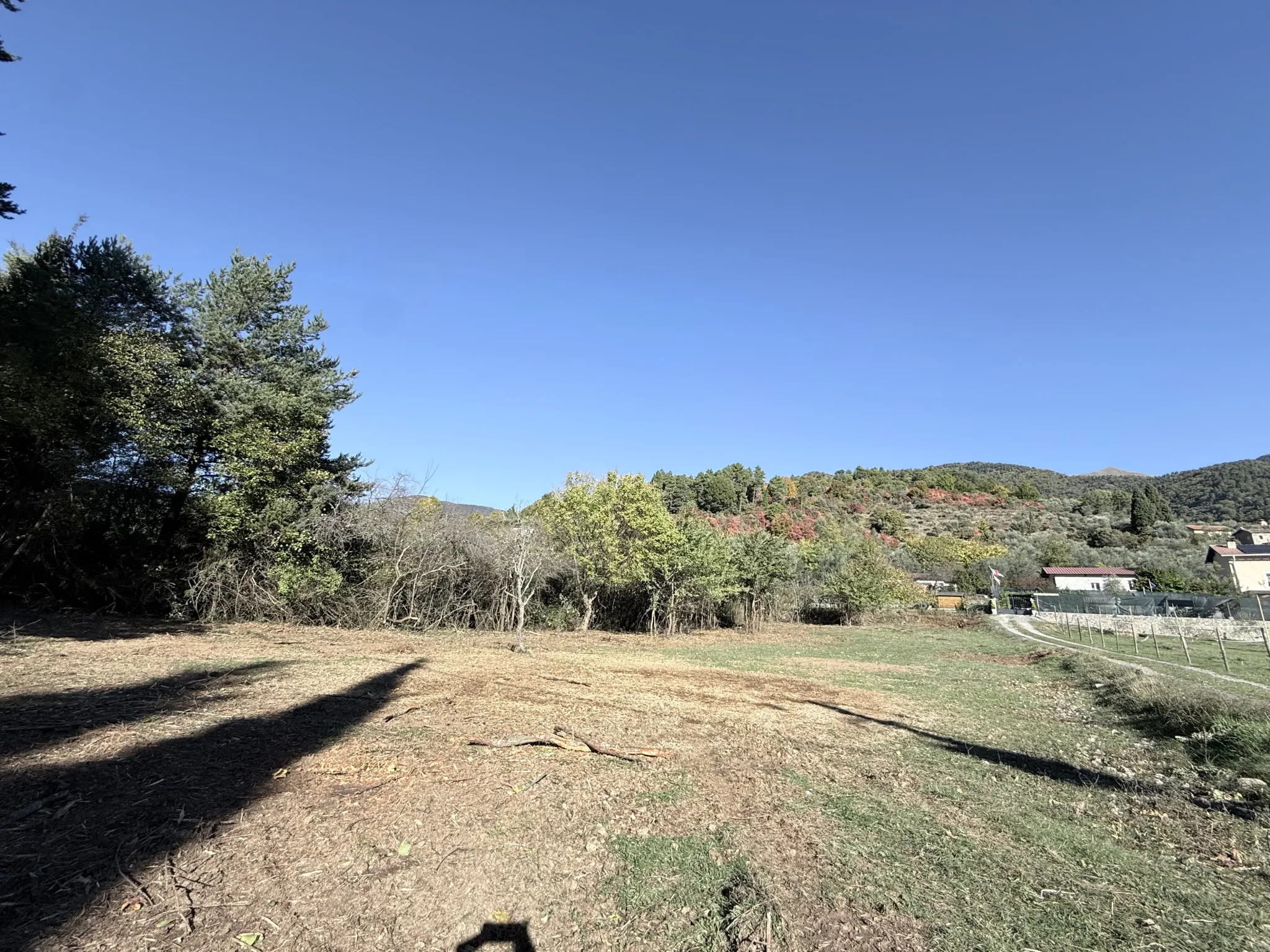 Terrain agricole de 2926 m² à Sospel, idéal pour chevaux et écurie privée 