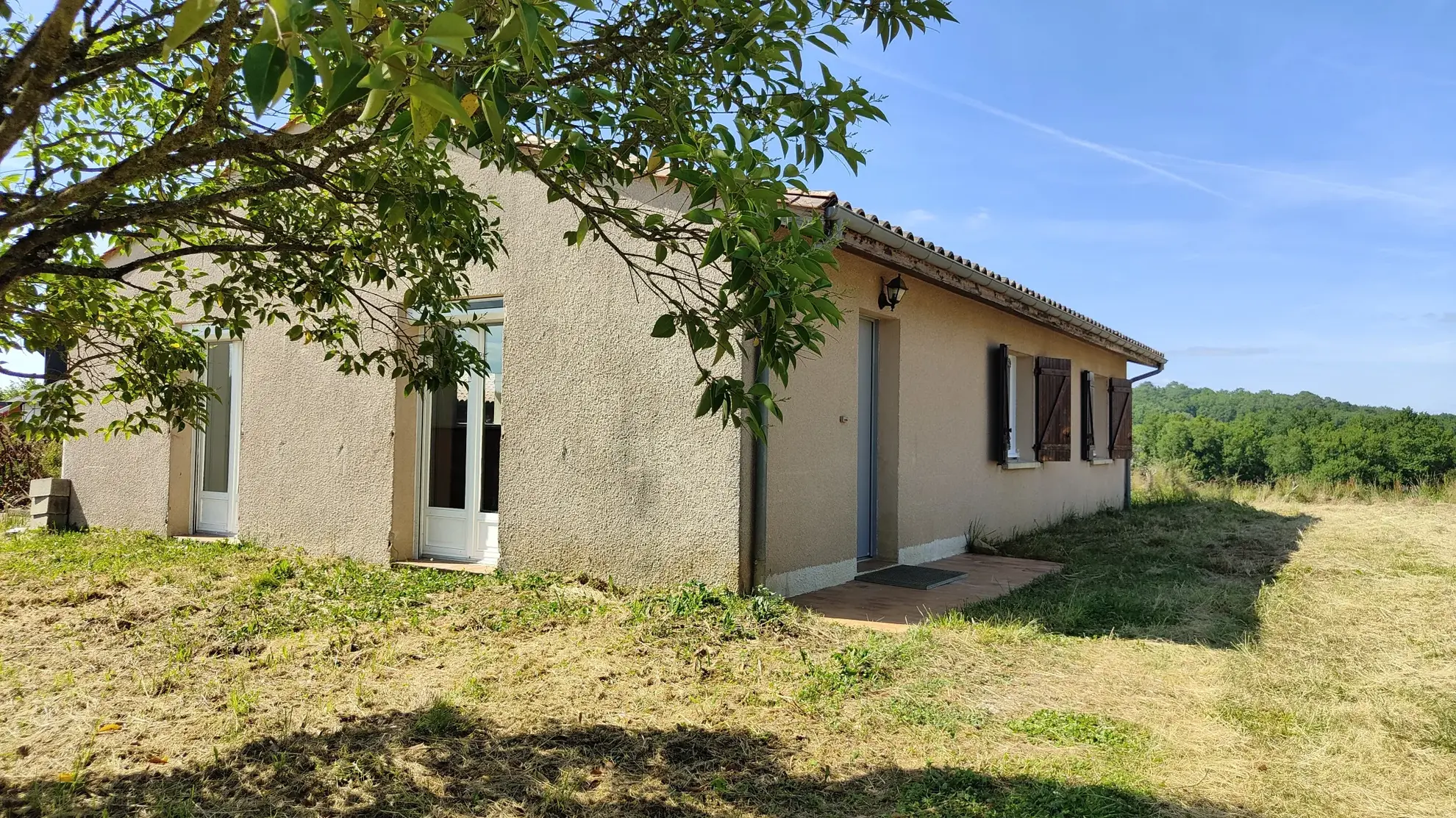 Maison à vendre à Caudrot avec jardin, garage et vue sur les coteaux