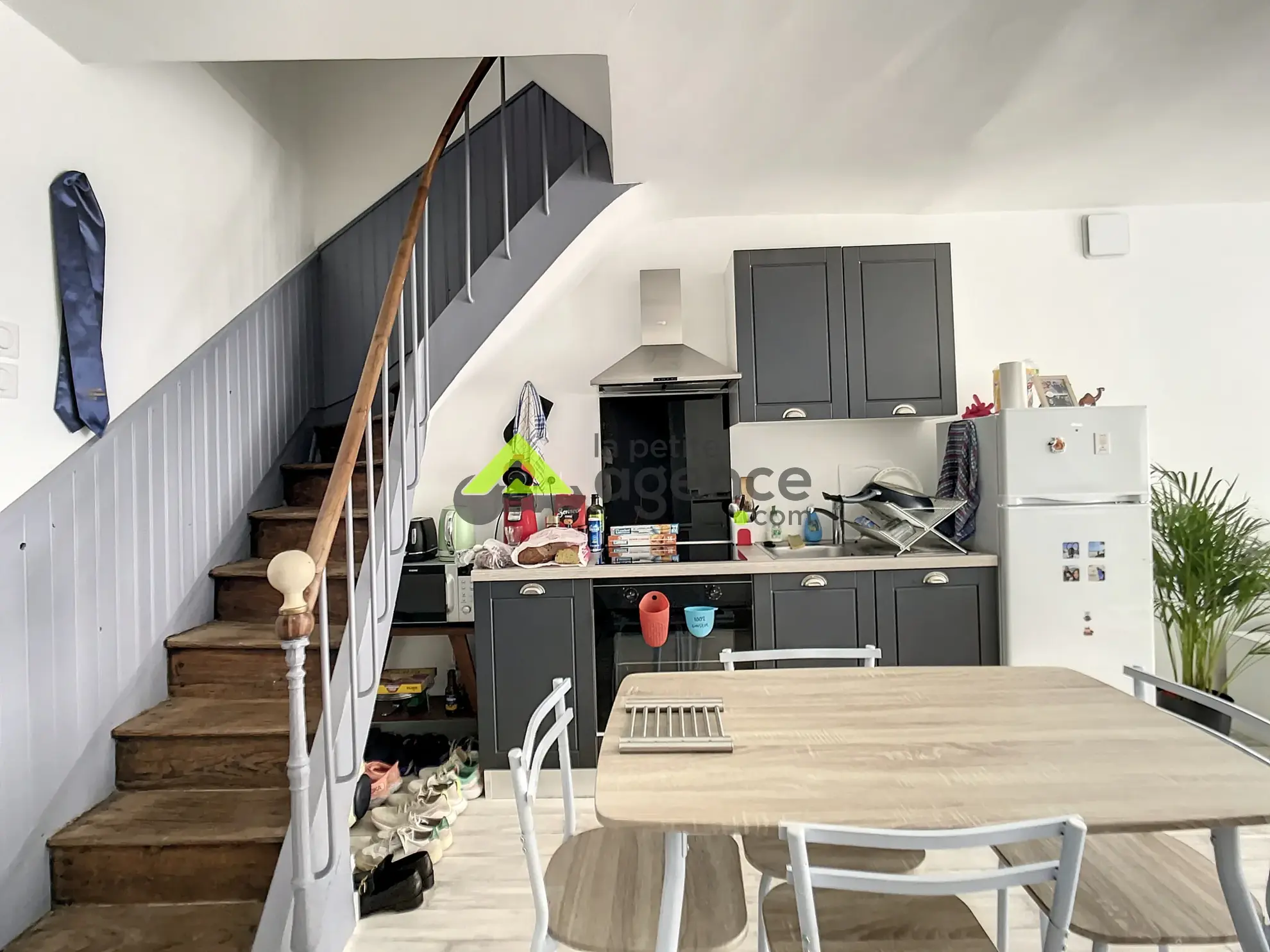 Maison de ville louée à vendre à Ahun – investissement rentable en centre-ville