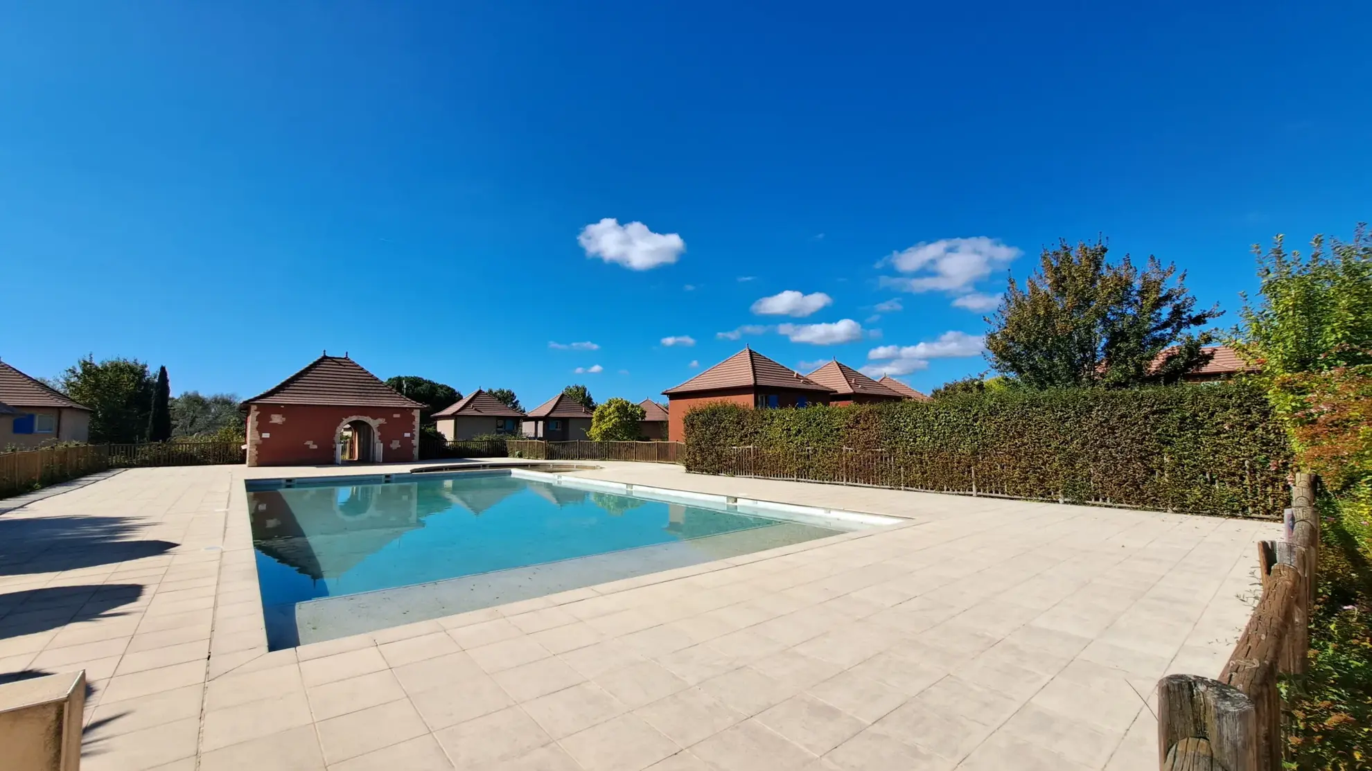 Appartement T3 lumineux à Prayssac avec terrasse et piscine