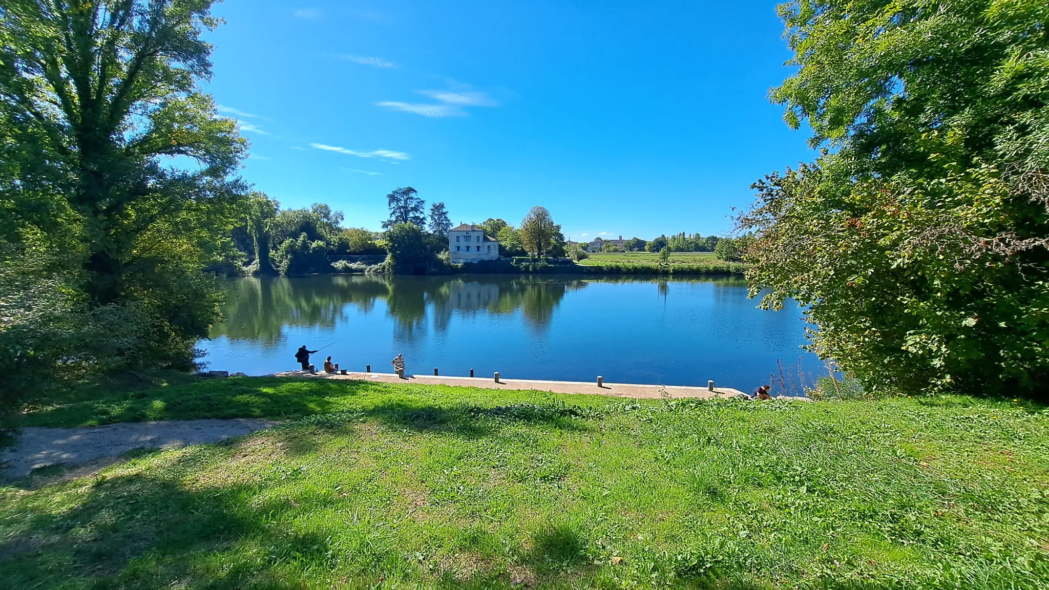 Appartement T3 lumineux à Prayssac avec terrasse et piscine 
