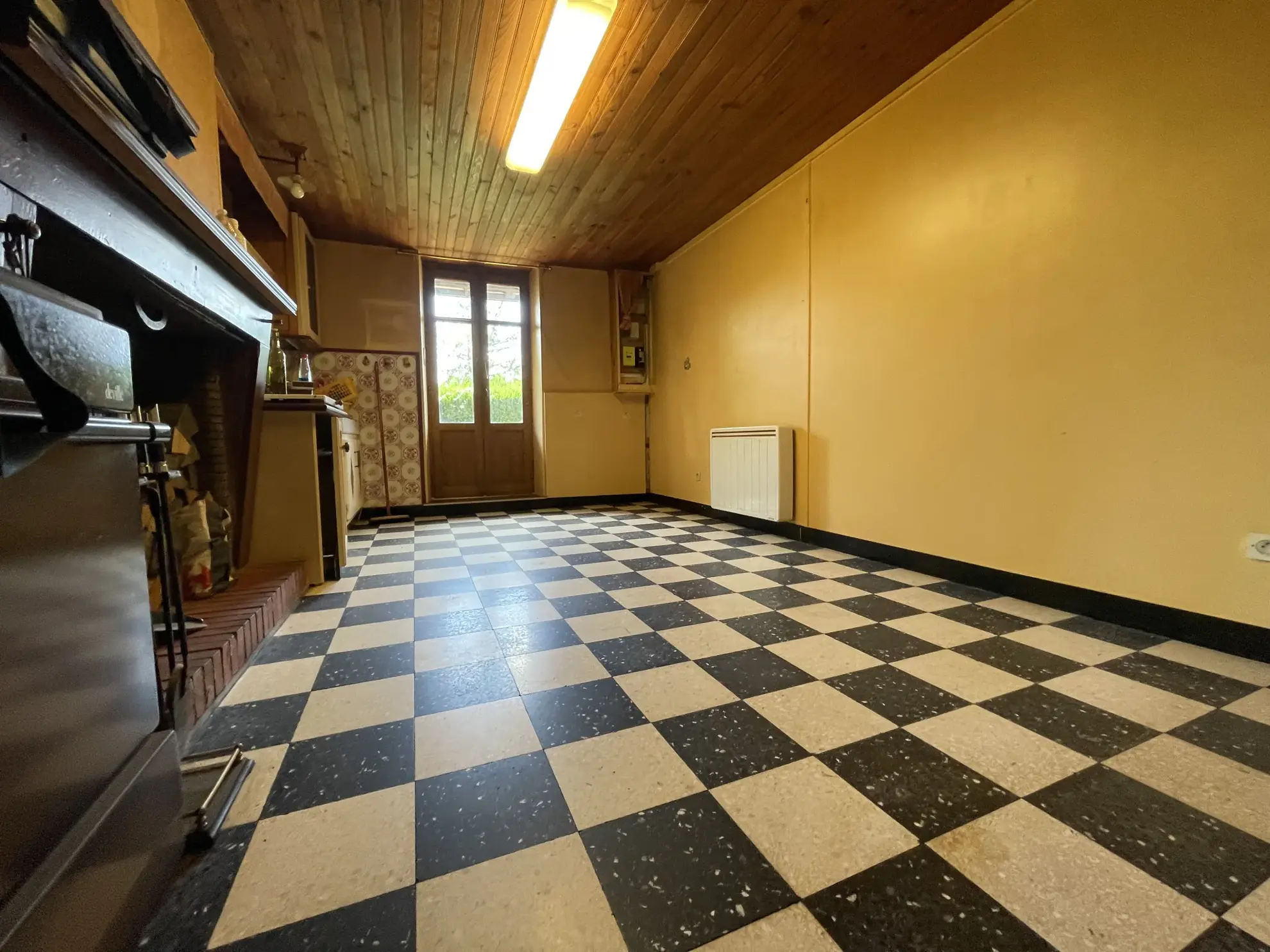 Maison de plain-pied avec grand grenier aménageable à Beaumont la Ferrière 