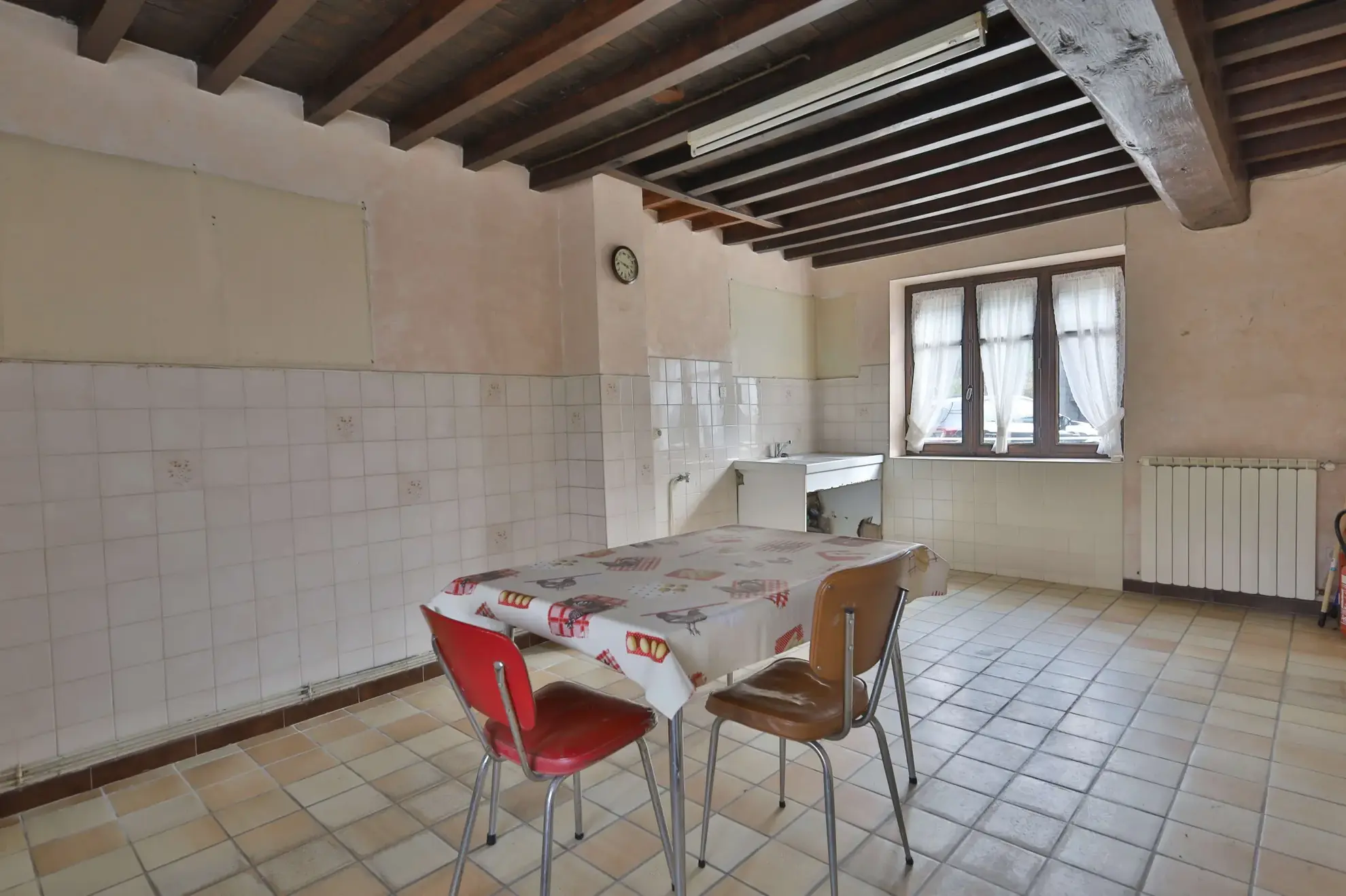 Maison à rénover de 110 m² avec grand terrain à Oytier Saint Oblas 