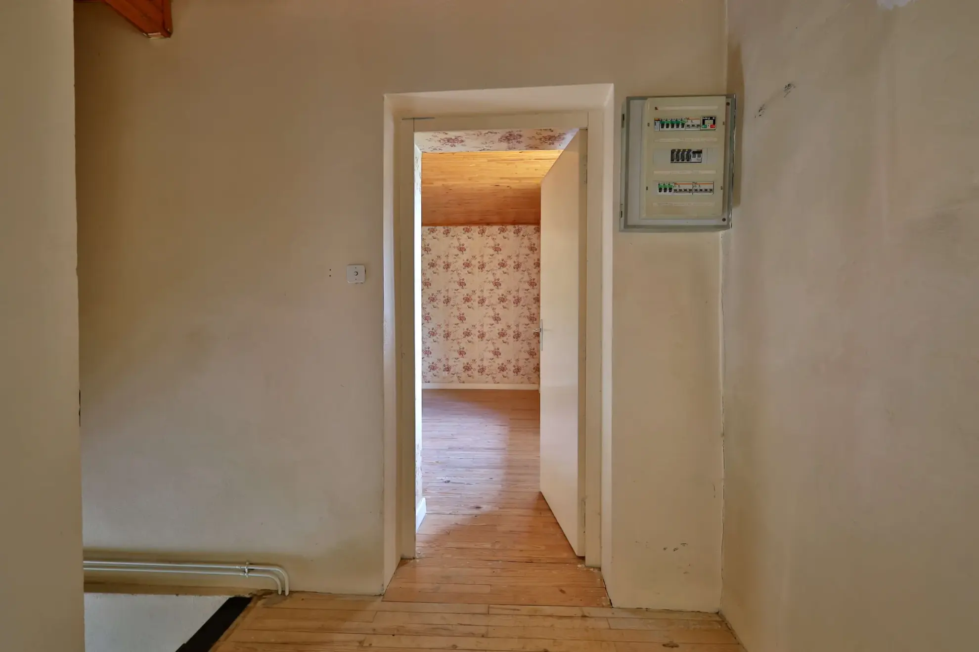 Maison à rénover de 110 m² avec grand terrain à Oytier Saint Oblas 