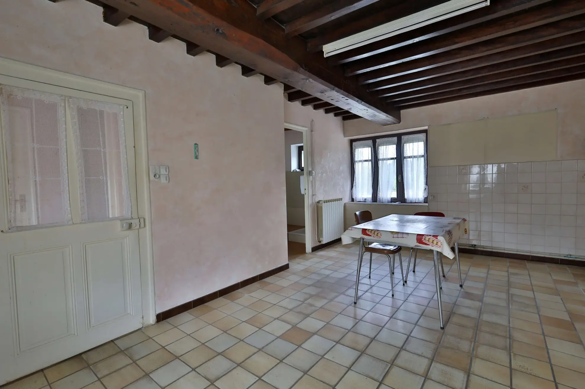 Maison à rénover de 110 m² avec grand terrain à Oytier Saint Oblas 