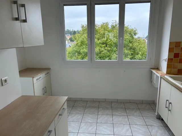 Appartement lumineux 3 pièces avec balcon et parking à Rantigny