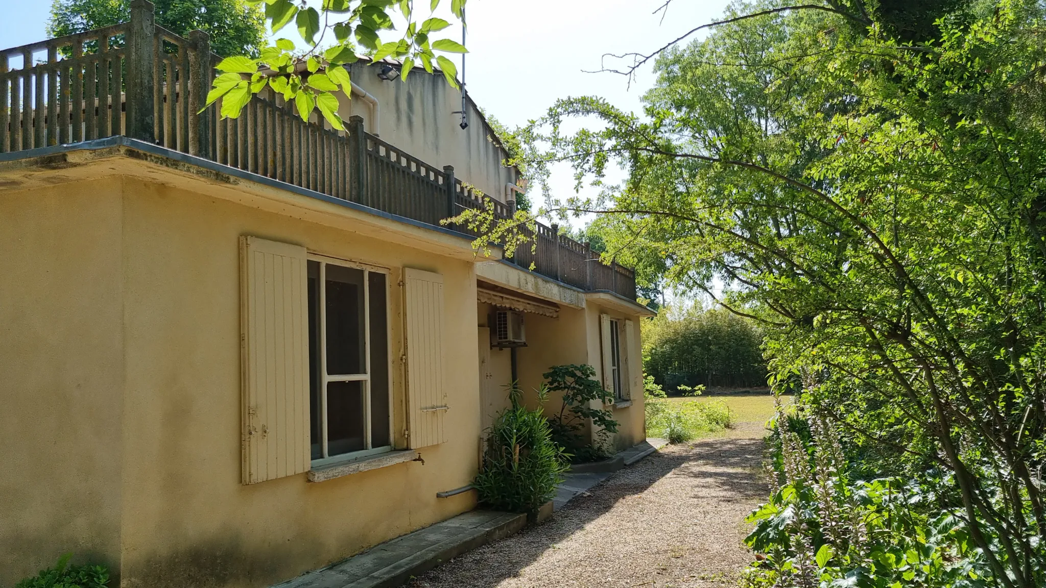 Achat maison de 110 m² avec terrasse sud à Comps - Potentiel à exploiter 