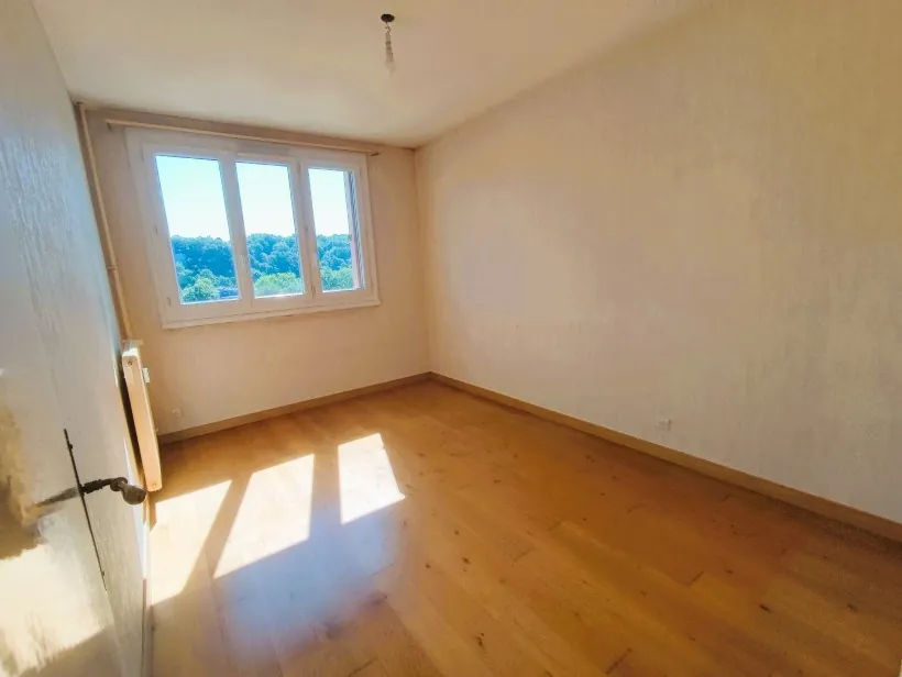 A Vendre Appartement Lumineux avec Vue Panoramique à Vichy 