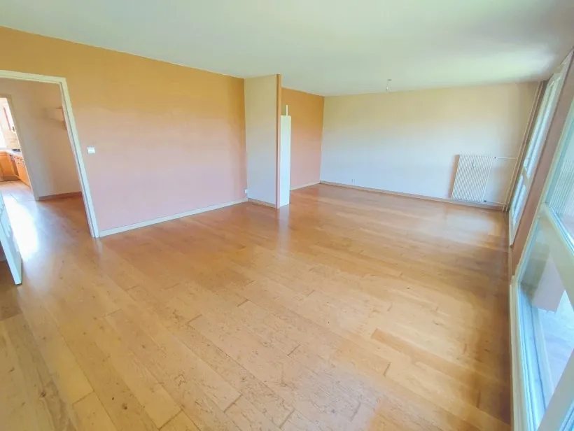 A Vendre Appartement Lumineux avec Vue Panoramique à Vichy