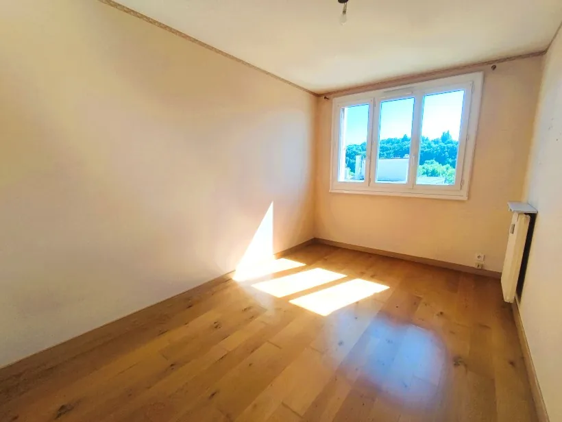 A Vendre Appartement Lumineux avec Vue Panoramique à Vichy 