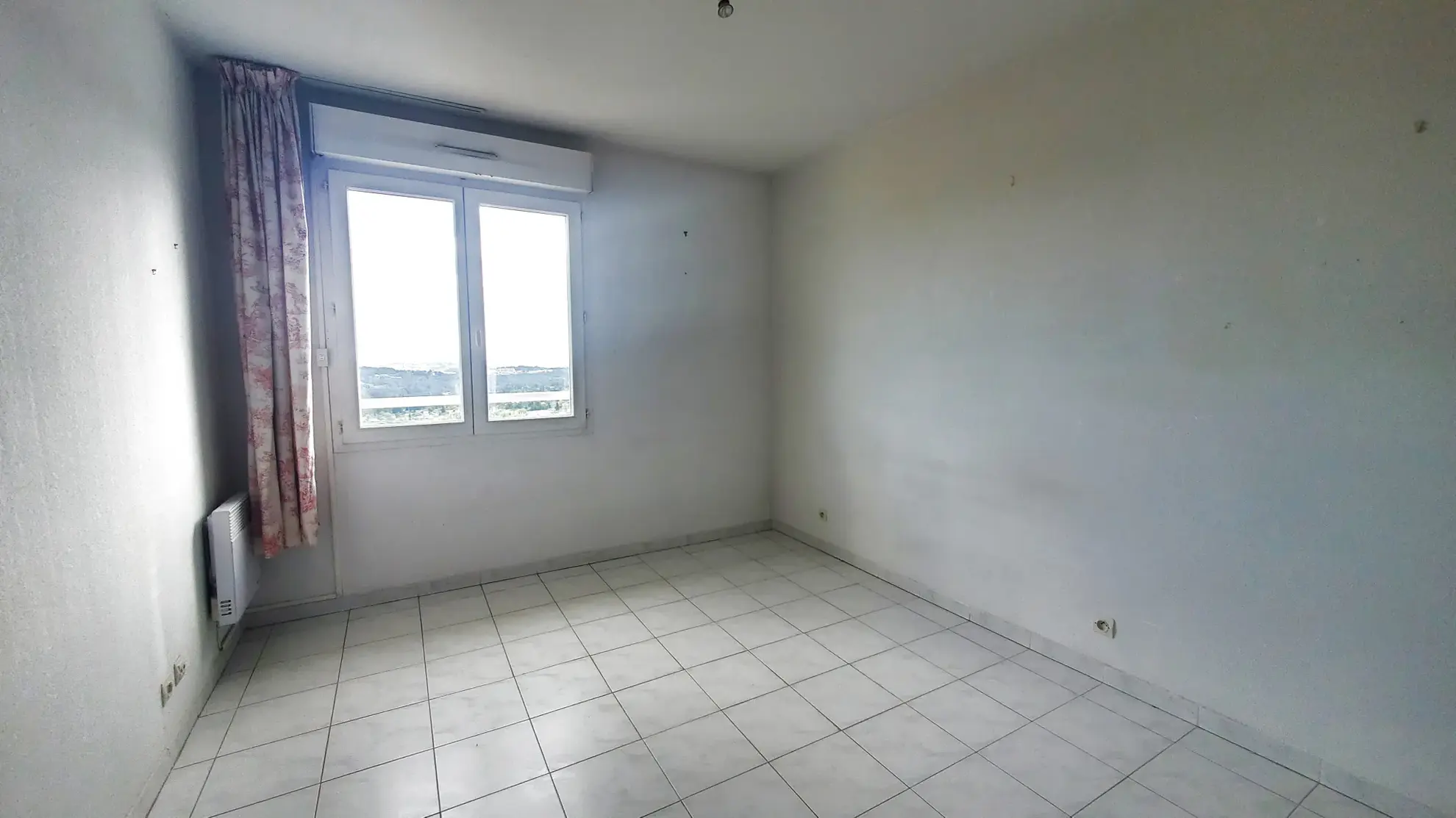 Appartement T2 lumineux avec terrasse, garage et cave à Grasse - Vue mer et collines 