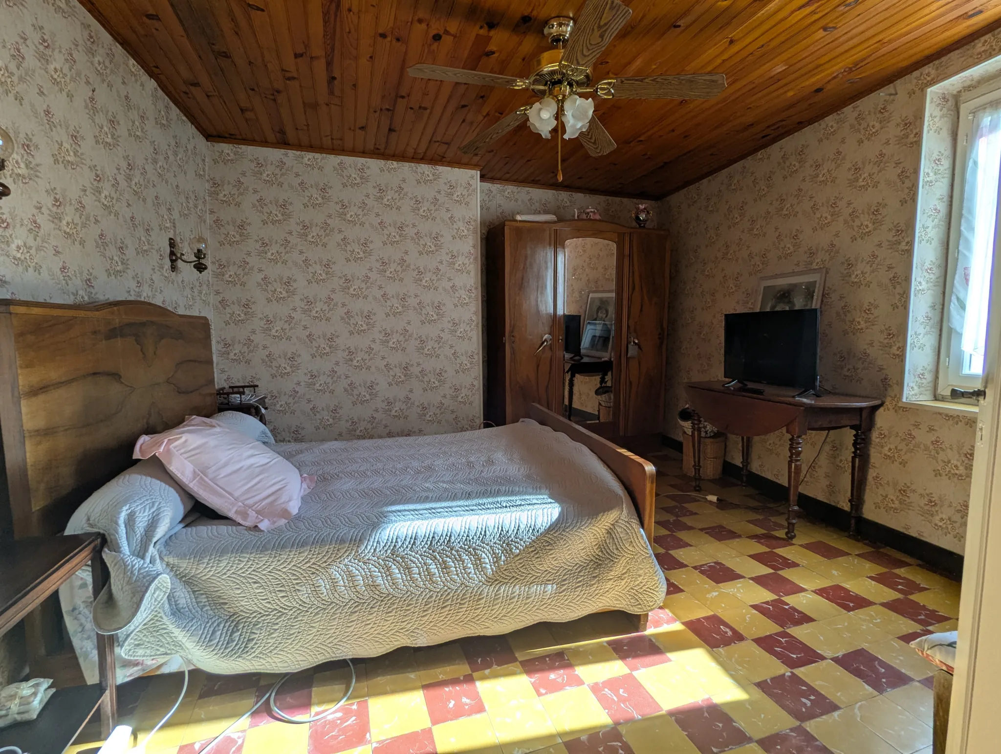 Maison de maître de 160 m² à vendre près de Narbonne avec cour, remise et atelier 