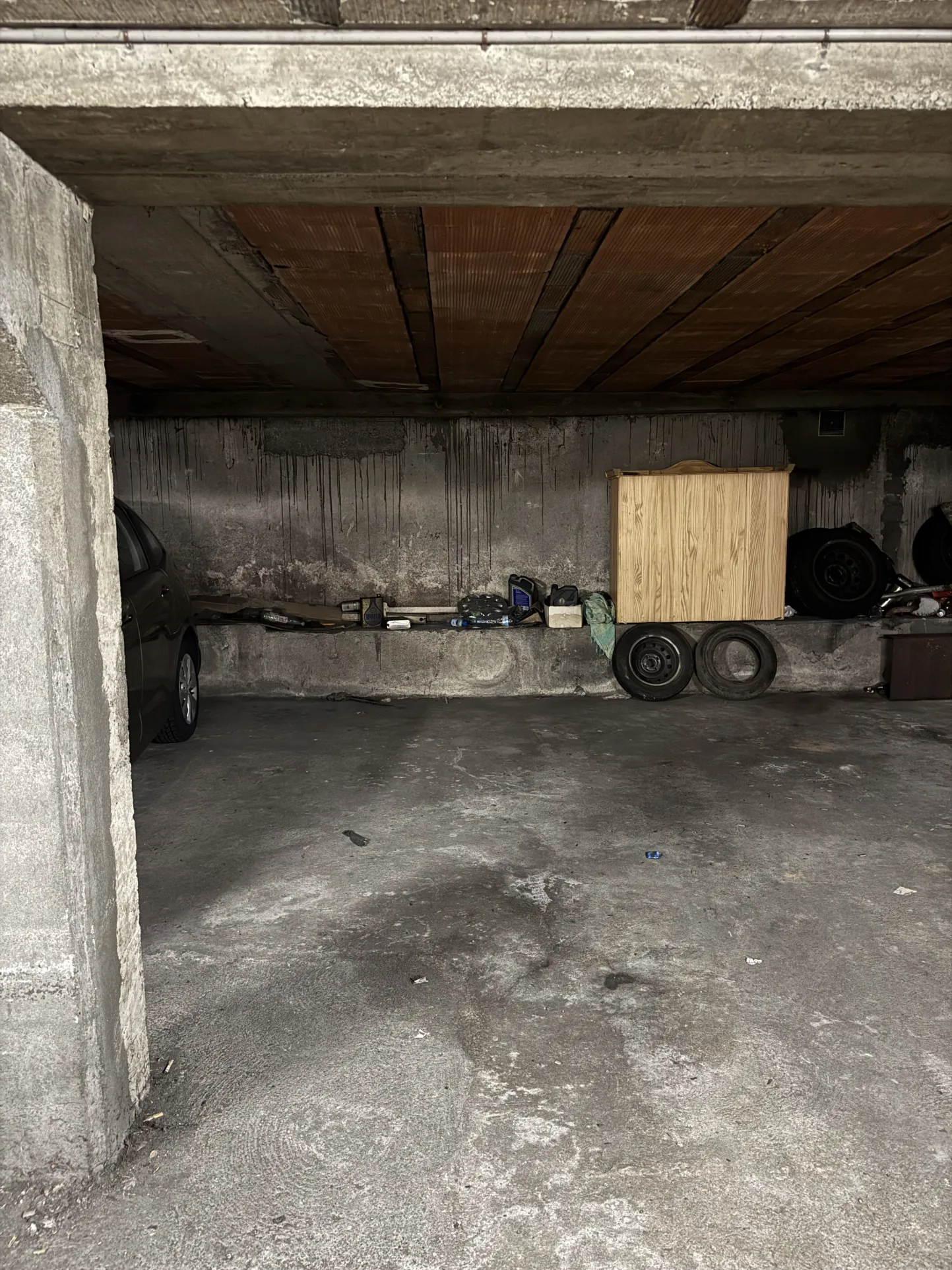 Place de stationnement à Aurillac proche du centre-ville 