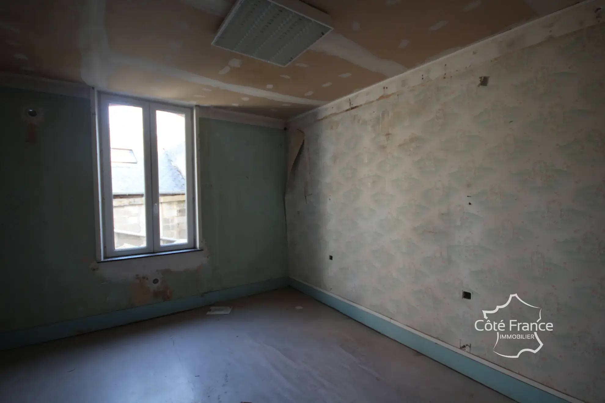 Local commercial de 218 m² à Fumay - Opportunité à saisir 