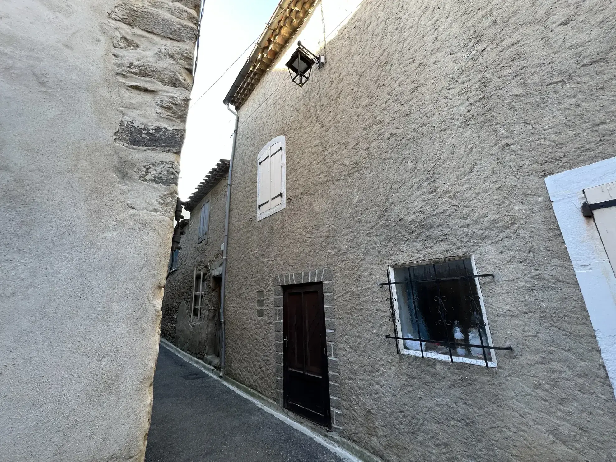 Spacieuse maison bourgeoise avec jardin à Peyriac Minervois, opportunité d'investissement 