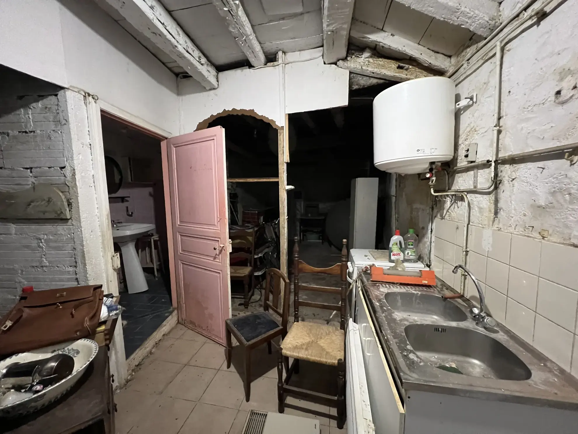 Spacieuse maison bourgeoise avec jardin à Peyriac Minervois, opportunité d'investissement 