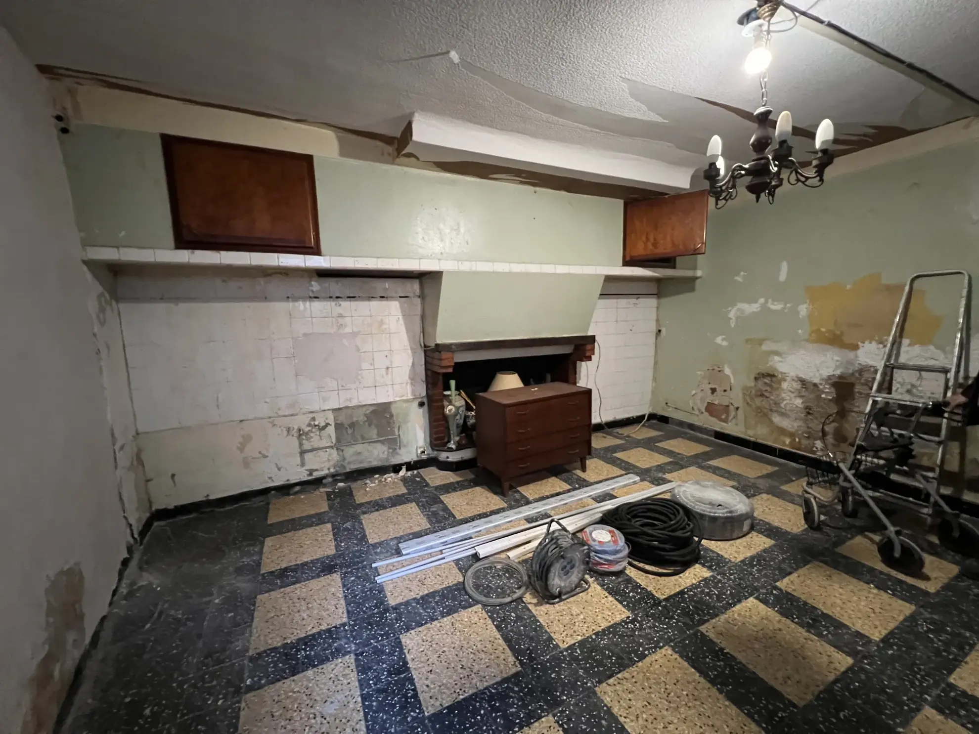 Spacieuse maison bourgeoise avec jardin à Peyriac Minervois, opportunité d'investissement 