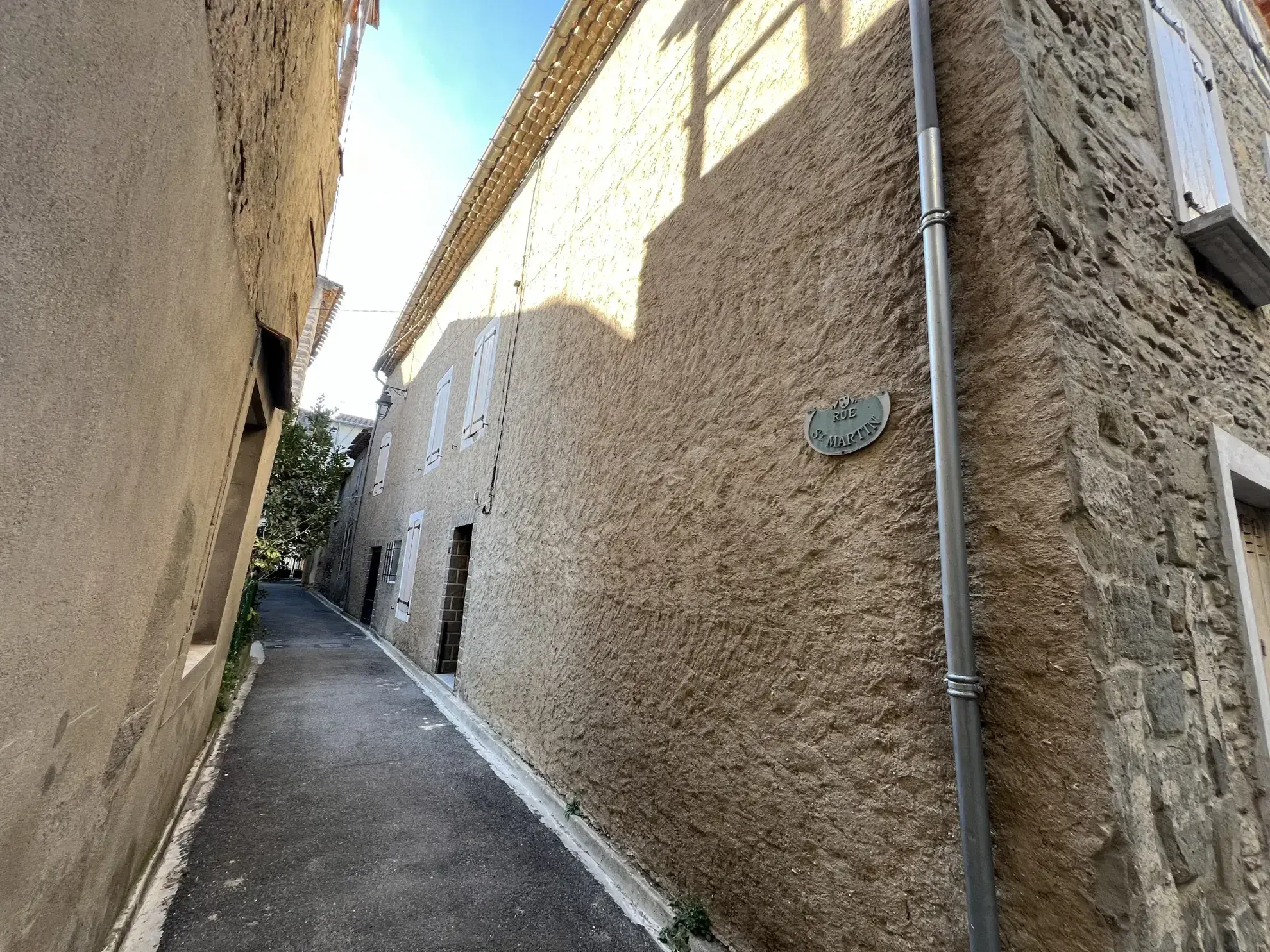 Spacieuse maison bourgeoise avec jardin à Peyriac Minervois, opportunité d'investissement 