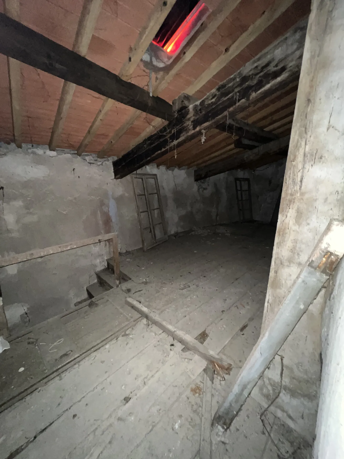 Spacieuse maison bourgeoise avec jardin à Peyriac Minervois, opportunité d'investissement 