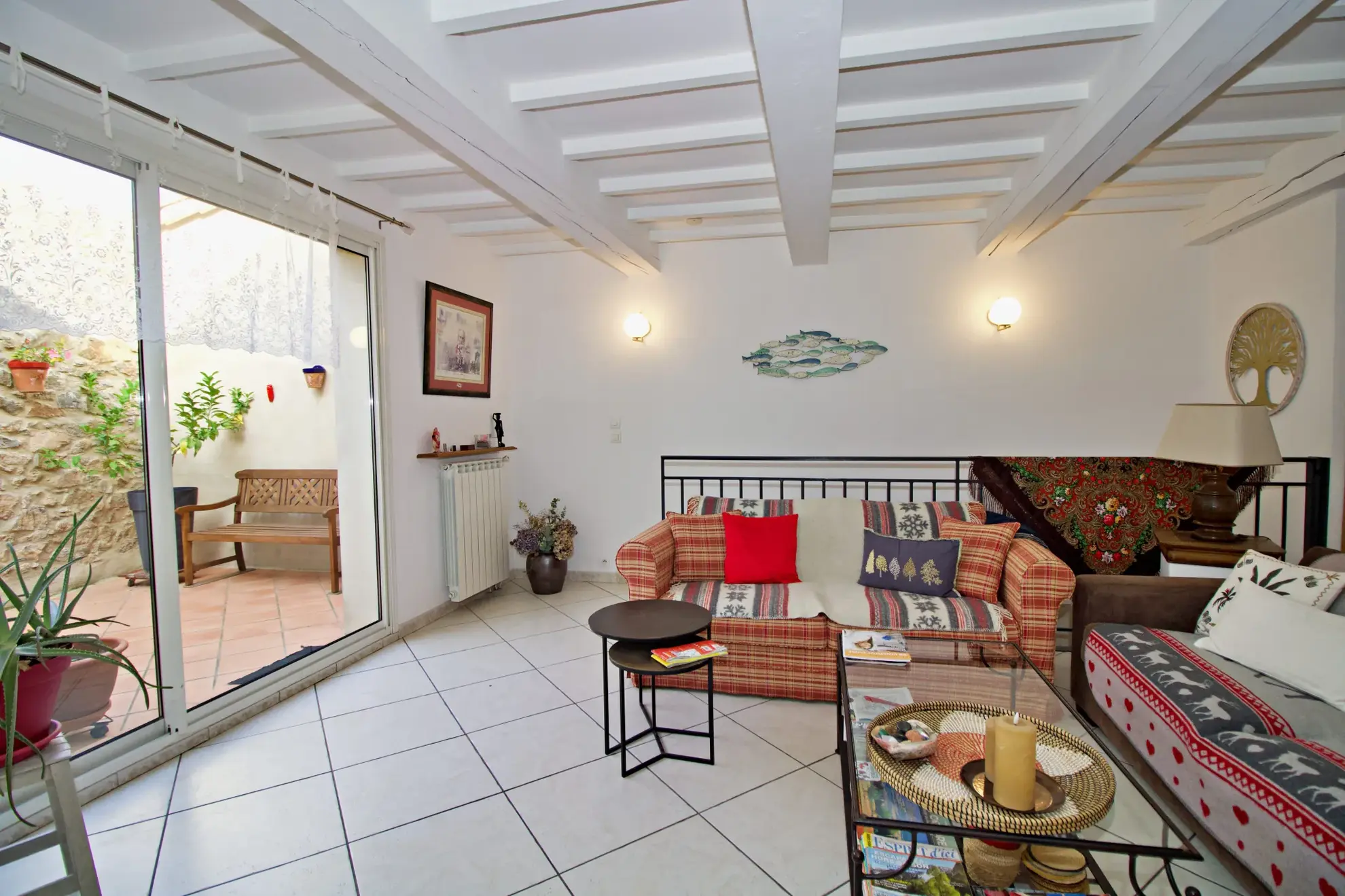 Maison de village rénovée avec terrasse ensoleillée et double garage à Tourouzelle