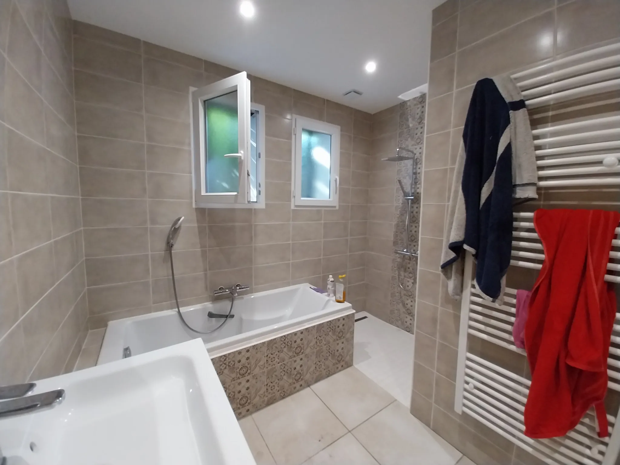 Maison périgourdine rénovée de 4 chambres à Chancelade 