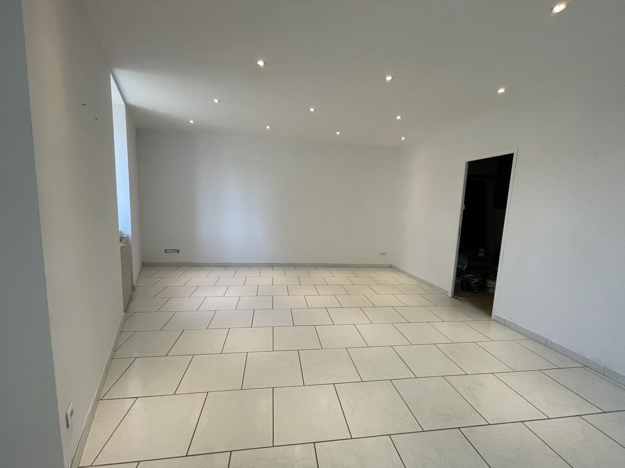 Charmante maison en pierre avec jardin à Anneyron (26140) – potentiel à saisir 