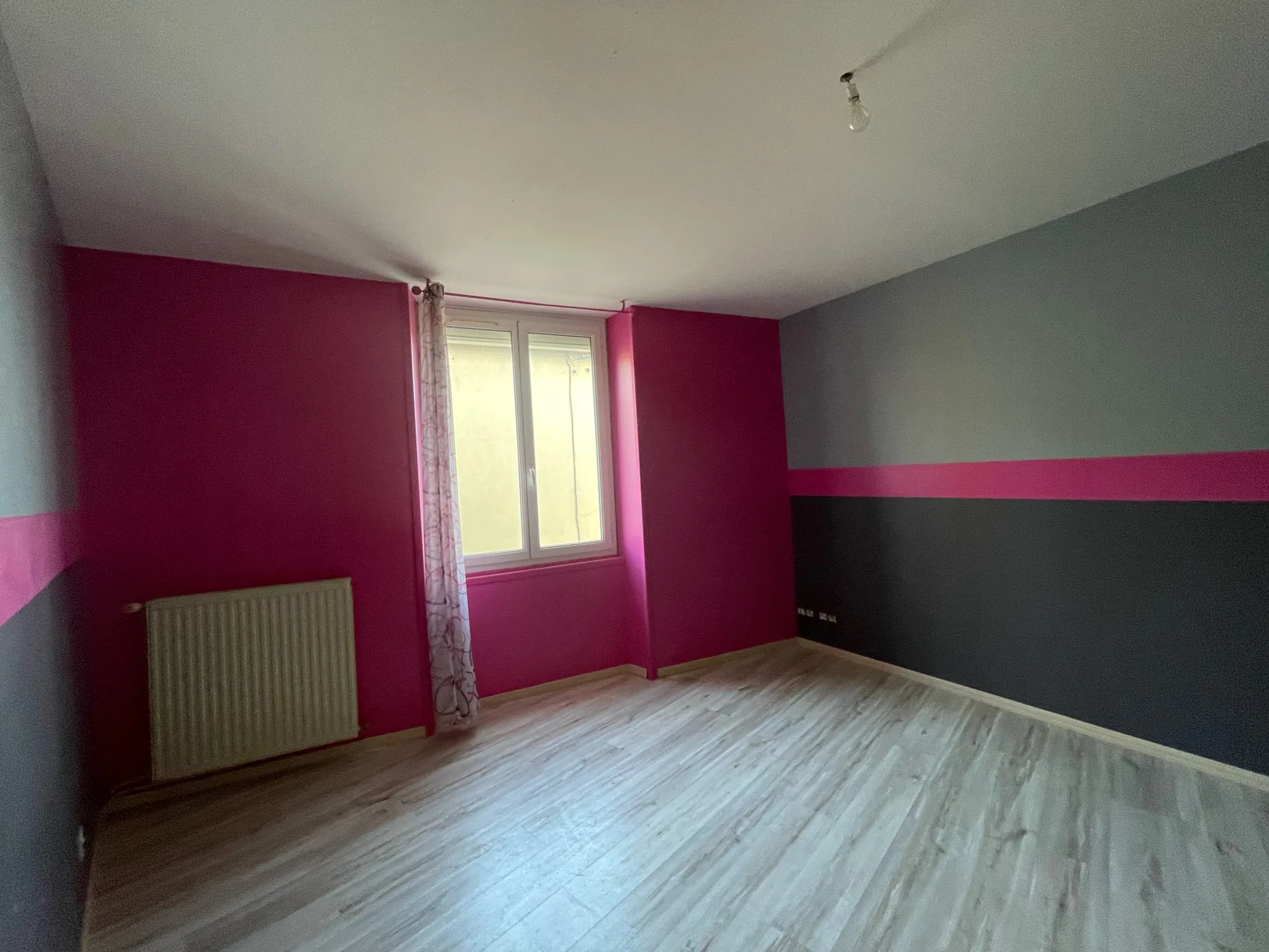 Charmante maison en pierre avec jardin à Anneyron (26140) – potentiel à saisir 