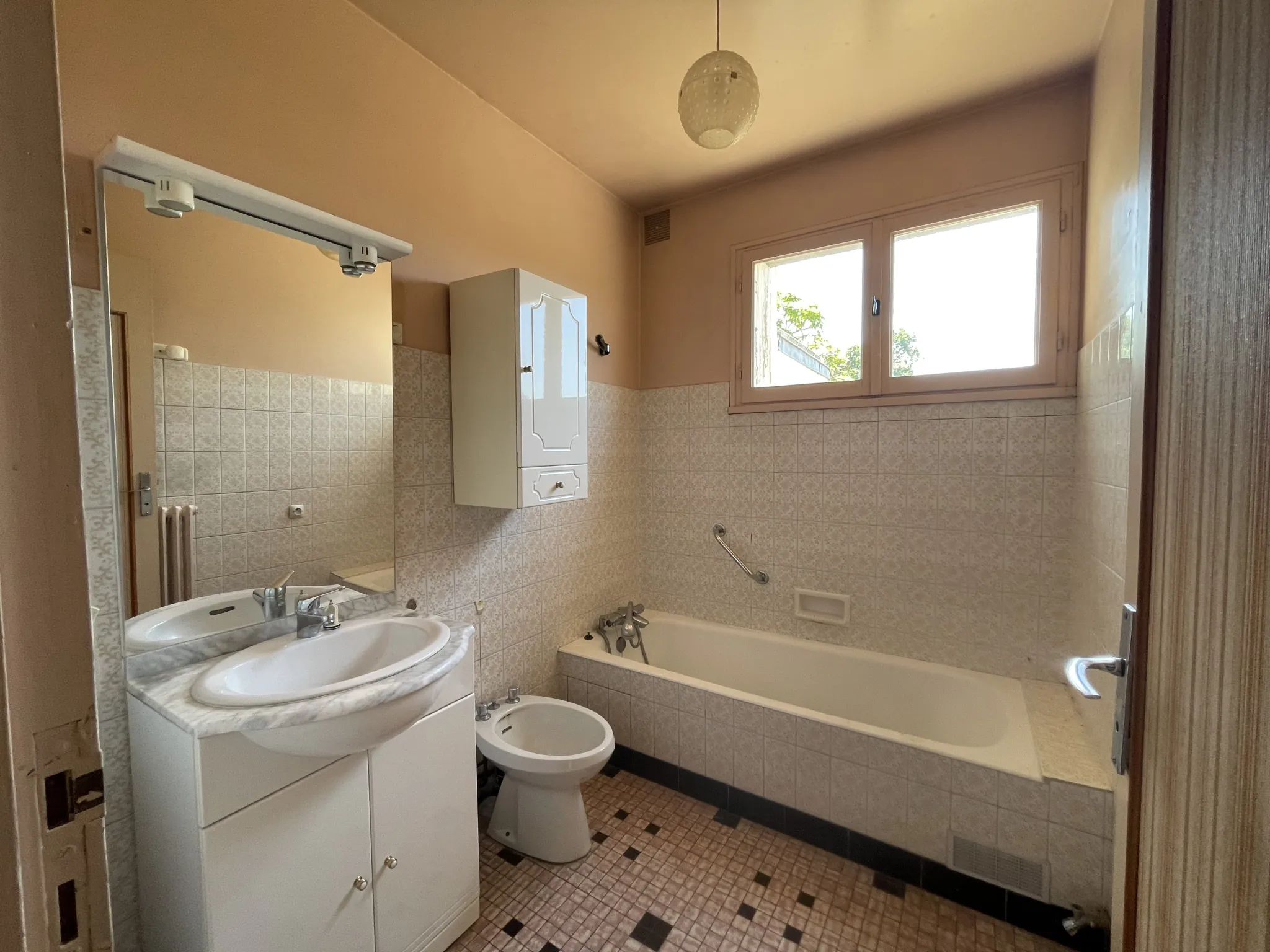 Maison à vendre au Le Mans secteur Maroc / Geneslay avec jardin et garage 