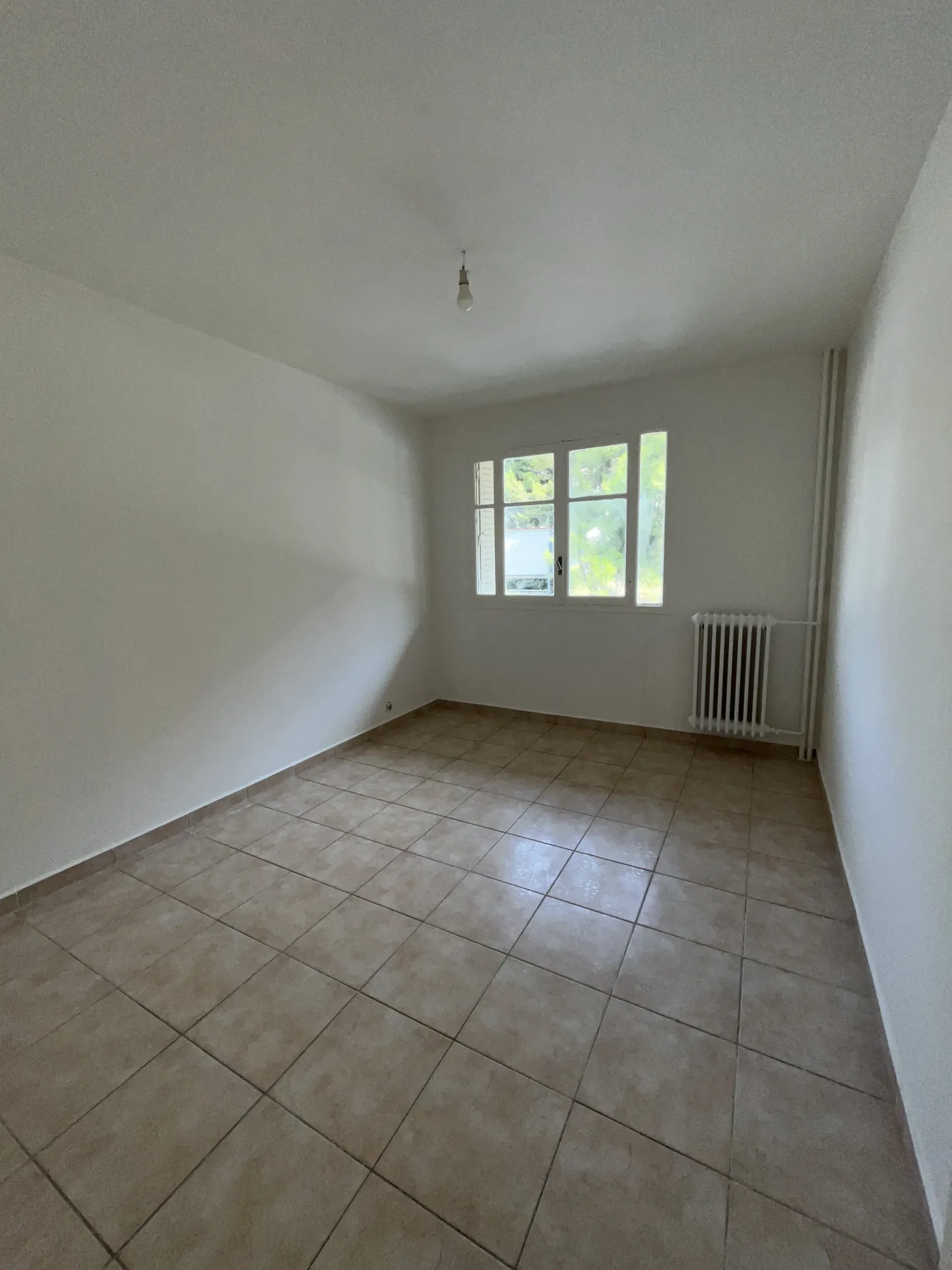 Appartement 2 pièces à Nice proche commodités dans résidence sécurisée 