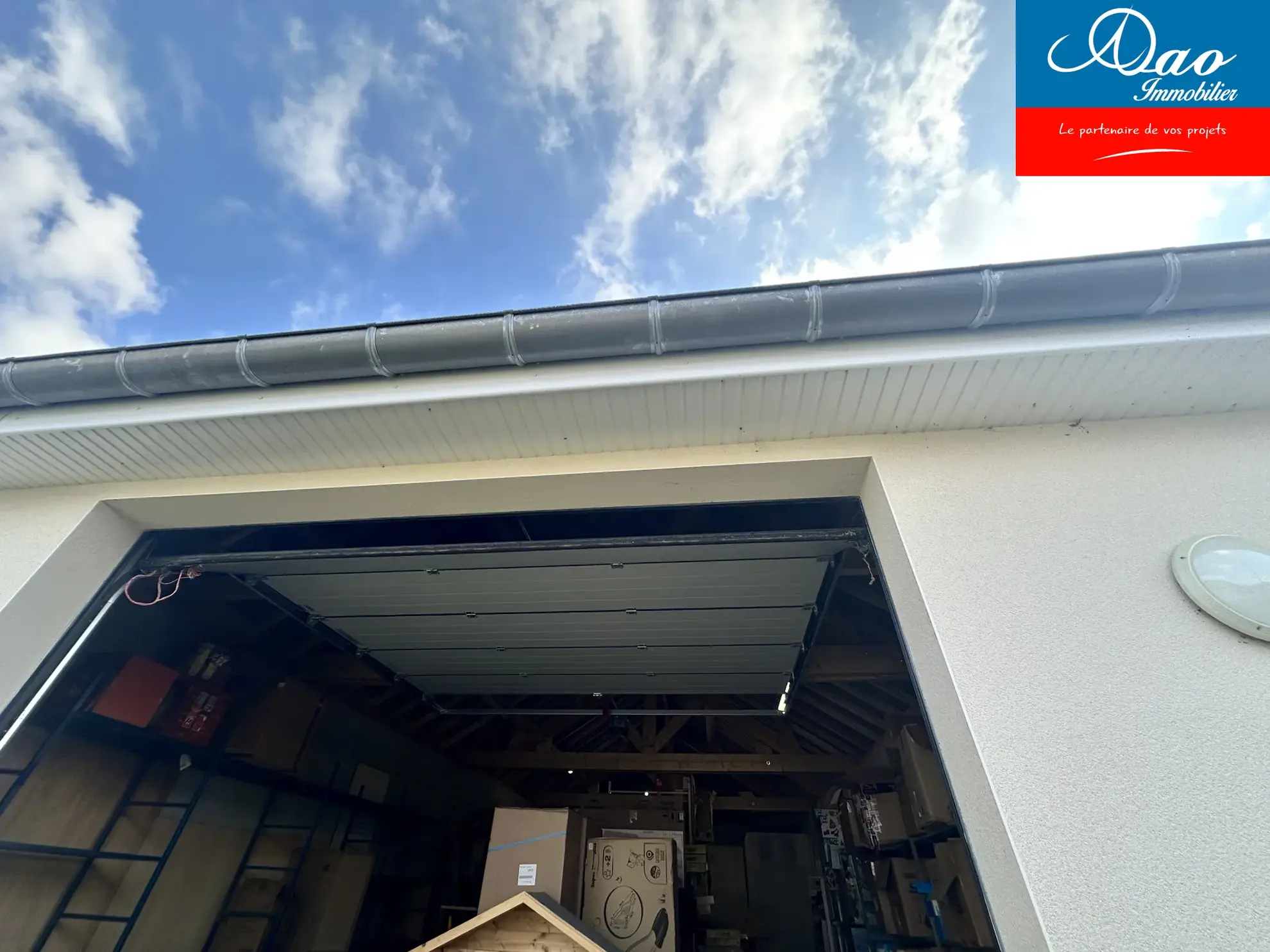 Local artisanal à Saint André Les Vergers – 85m², terrain clos, construction récente 