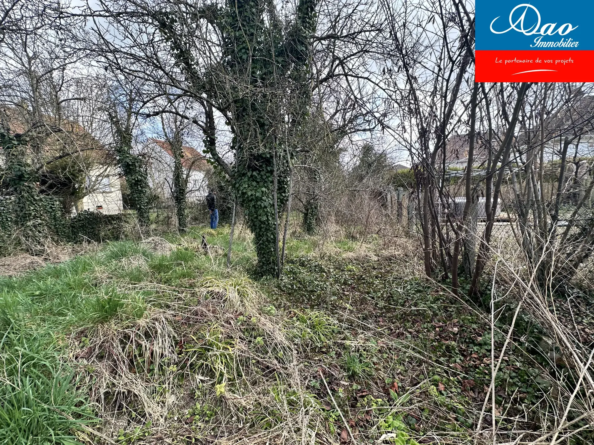 Local artisanal à Saint André Les Vergers – 85m², terrain clos, construction récente 