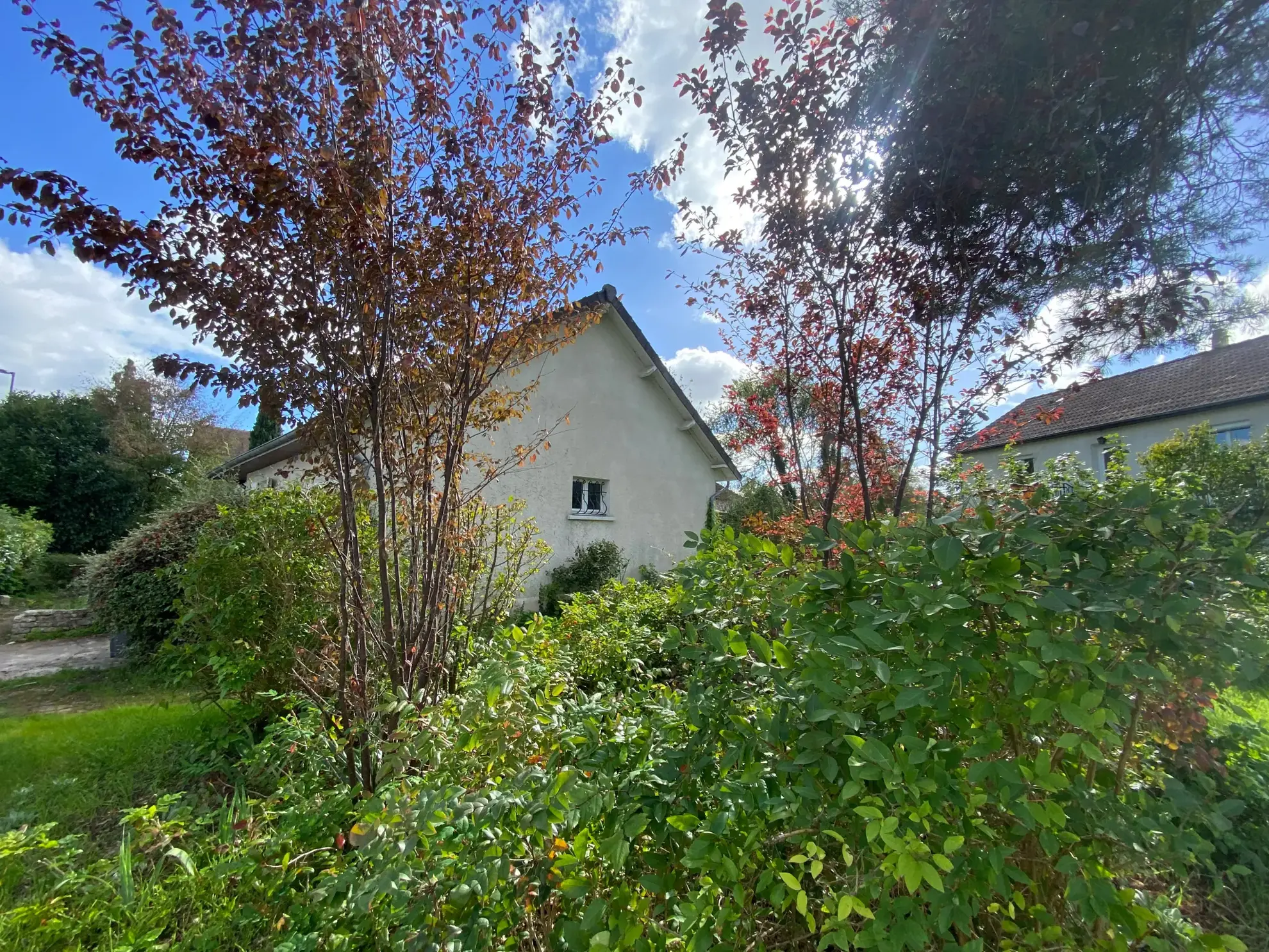 Maison de plain-pied confortable avec jardin à Decize - 2 chambres et garage 