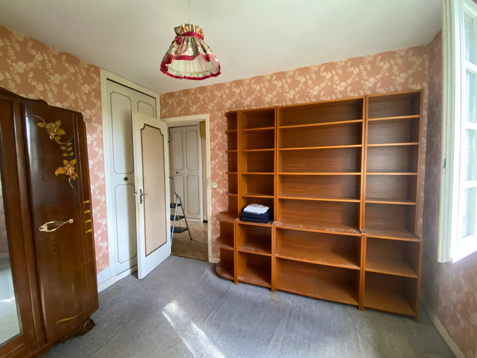 Maison de plain-pied confortable avec jardin à Decize - 2 chambres et garage 