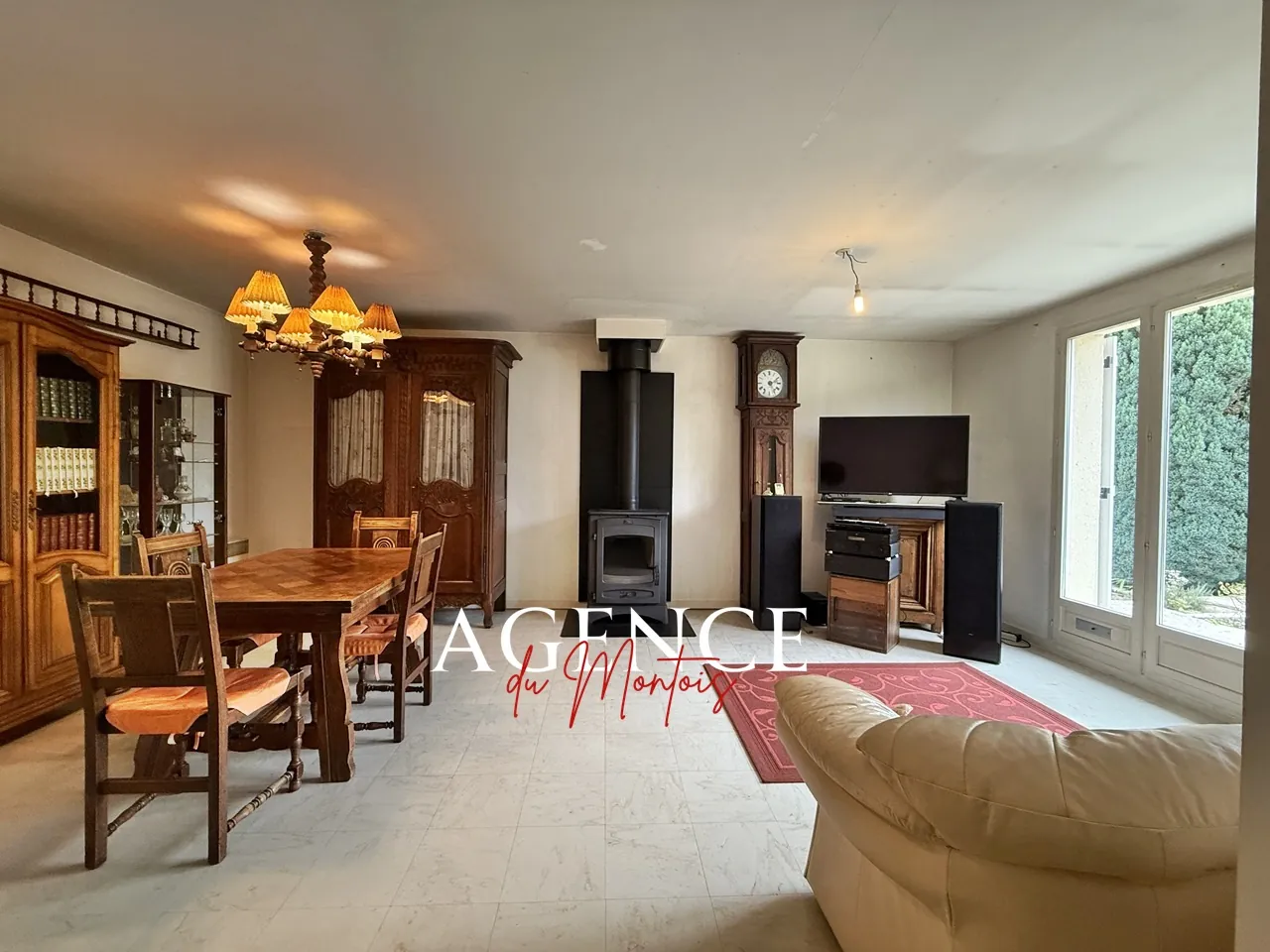 Maison à vendre à Donnemarie Dontilly - 4 chambres, jardin arboré, 80 m² 