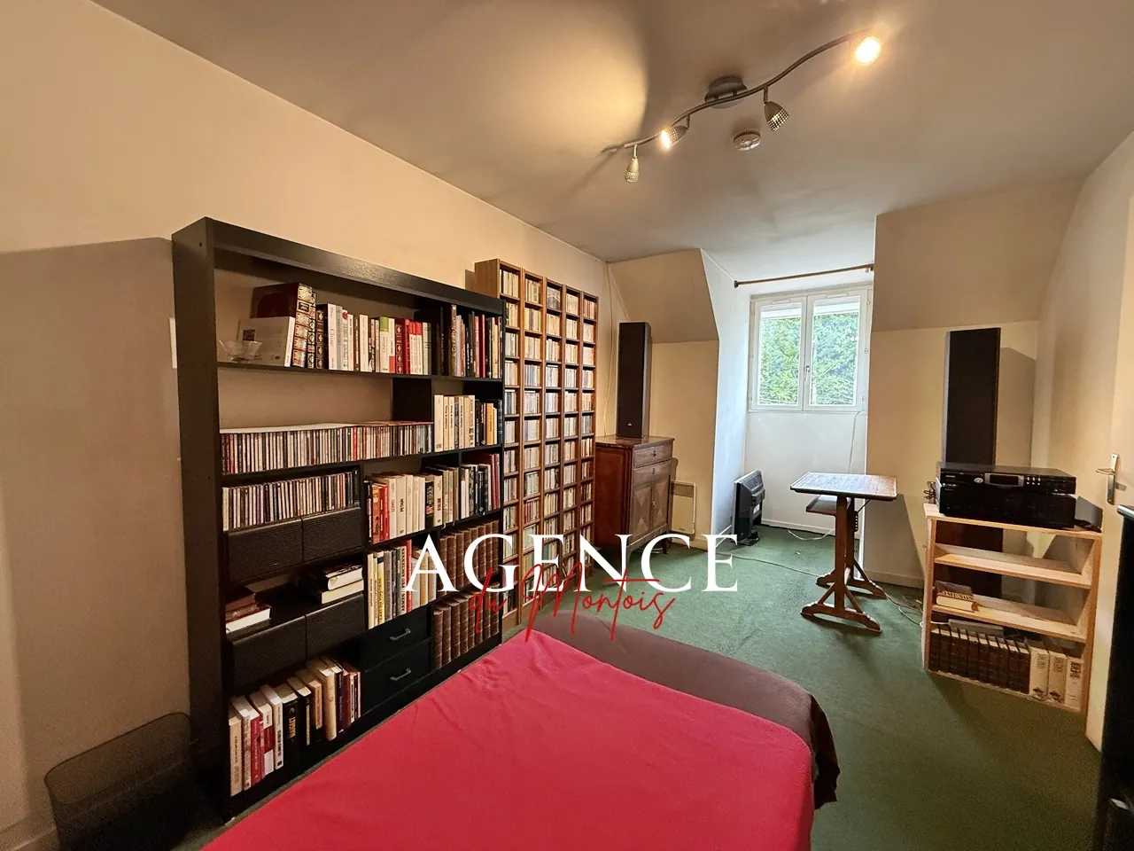 Maison à vendre à Donnemarie Dontilly - 4 chambres, jardin arboré, 80 m² 