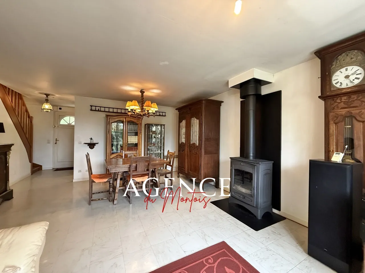 Maison à vendre à Donnemarie Dontilly - 4 chambres, jardin arboré, 80 m² 