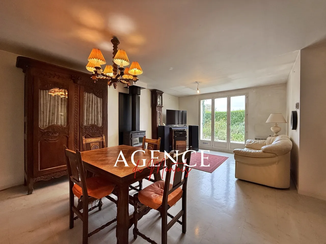 Maison à vendre à Donnemarie Dontilly - 4 chambres, jardin arboré, 80 m² 