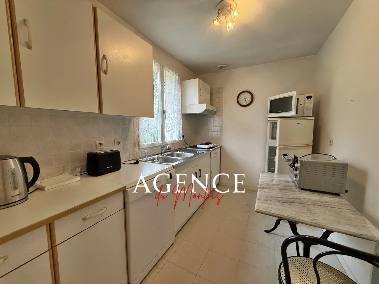 Maison à vendre à Donnemarie Dontilly - 4 chambres, jardin arboré, 80 m² 