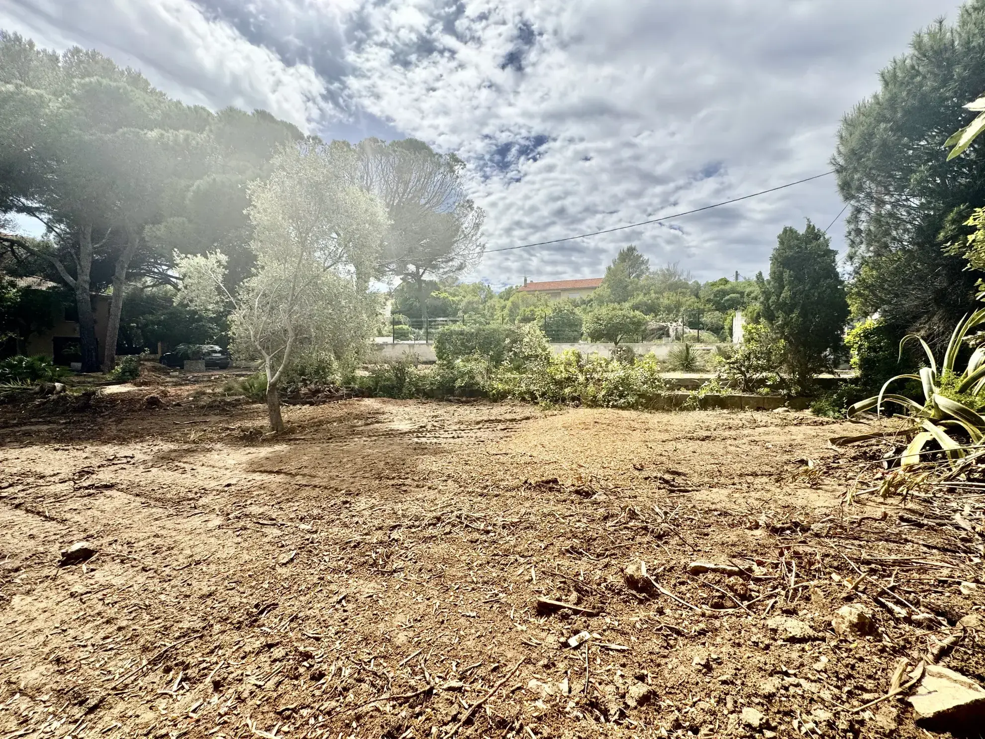 Terrain constructible de 401 m² à Saint-Aygulf proche de la mer 