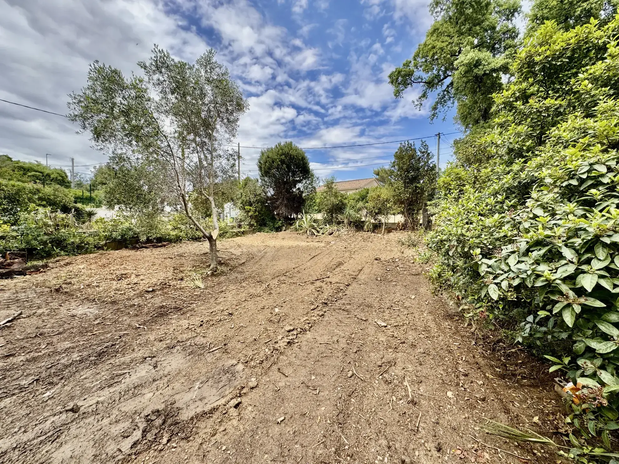 Terrain constructible de 401 m² à Saint-Aygulf proche de la mer 