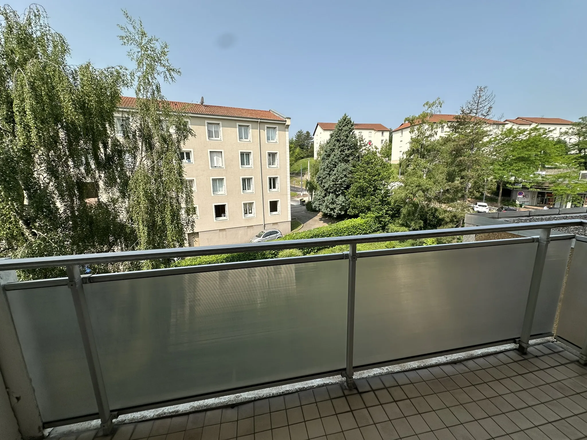 Appartement T3 avec balcon, cave et garage à Saint-Étienne - Secteur Montaud