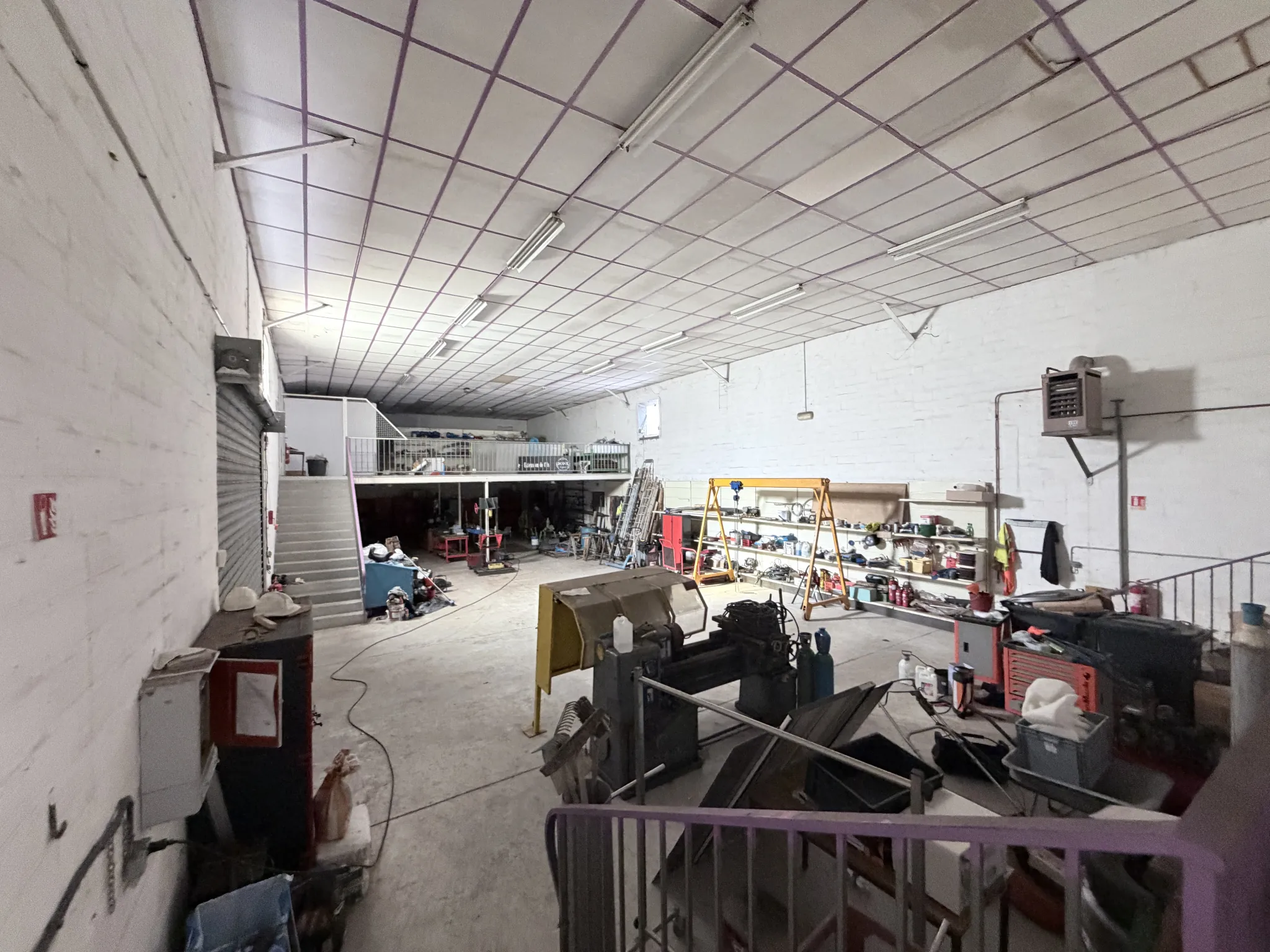 À vendre bâtiment commercial de 480 m² sur terrain de 1200 m² à Eppeville 