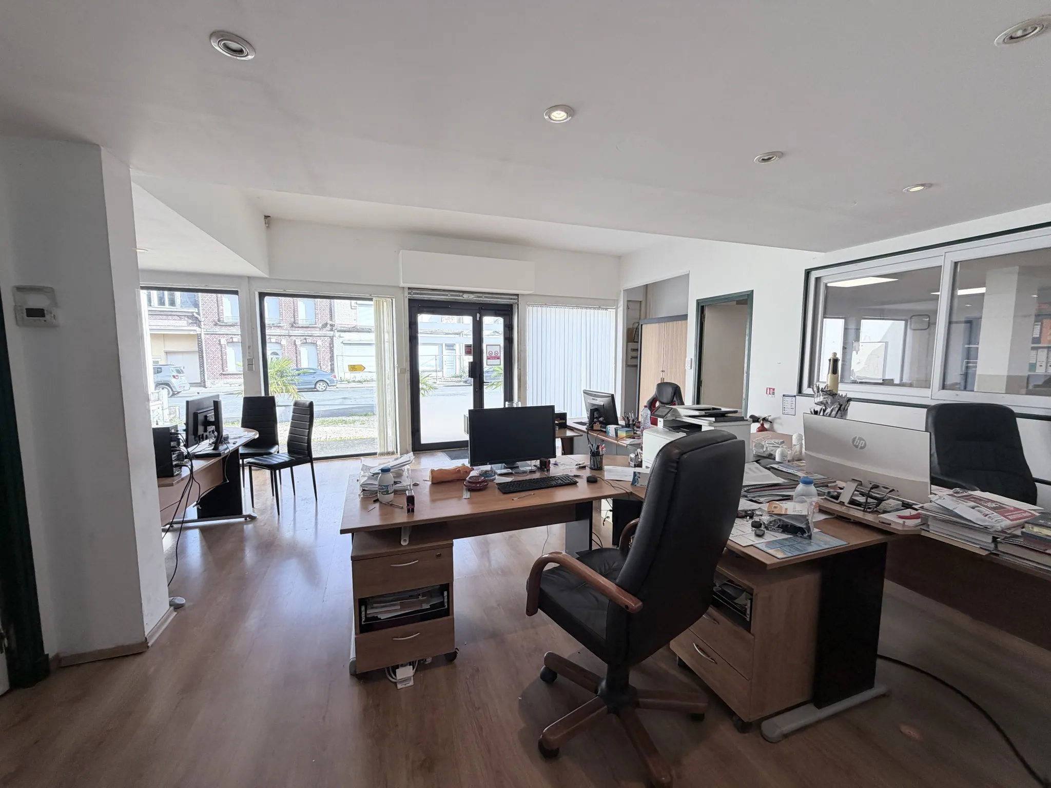 À vendre bâtiment commercial de 480 m² sur terrain de 1200 m² à Eppeville 