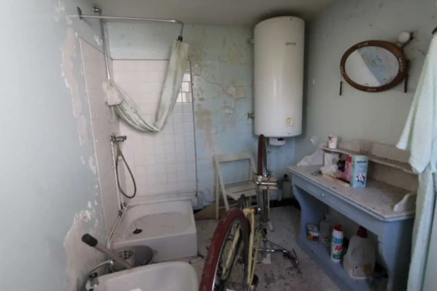 Grande maison à restaurer avec cachet ancien à Brinon-sur-Beuvron 