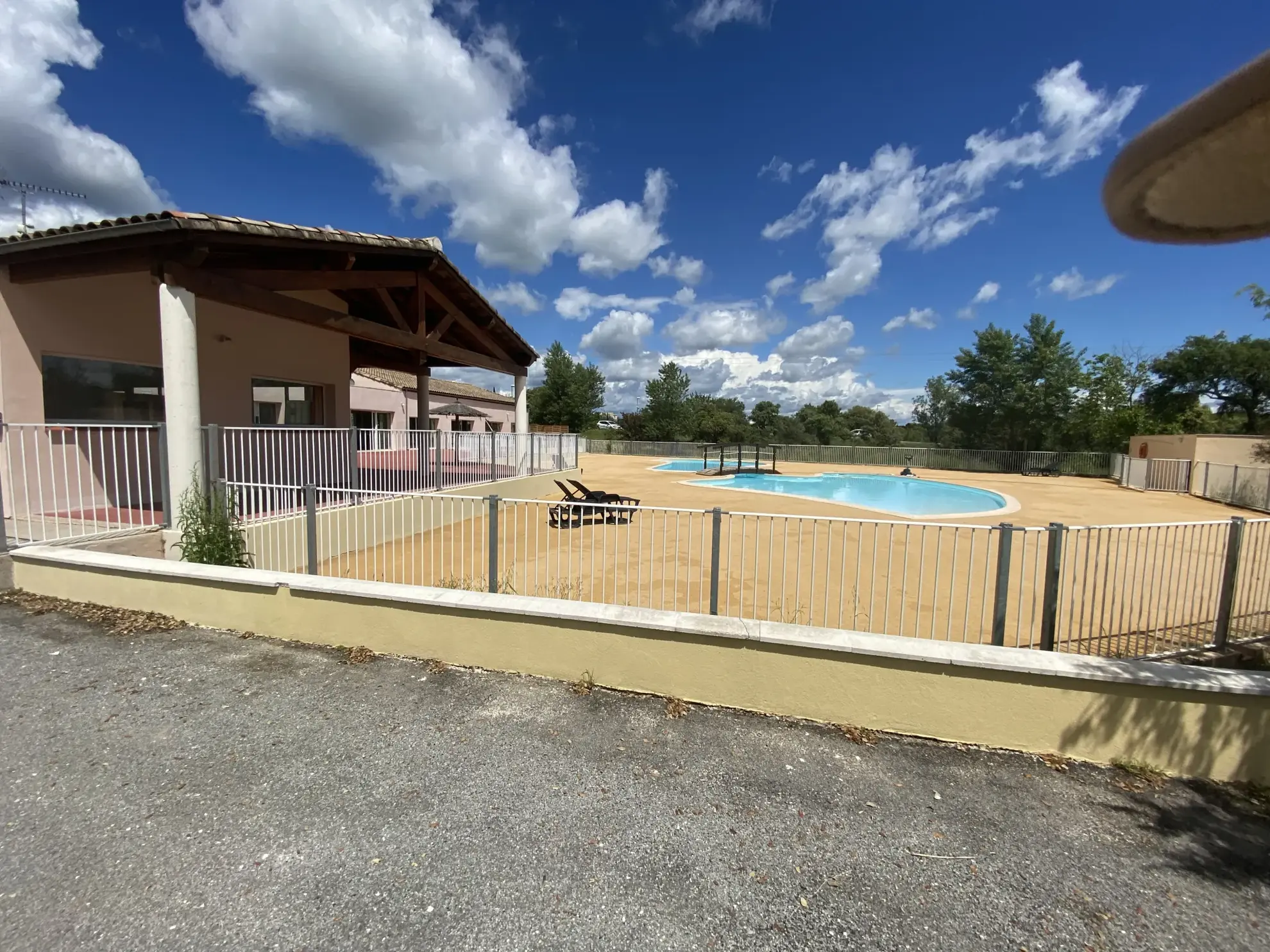 Maison de 3 pièces avec terrasse à Sauve, résidence avec piscine en Cévennes