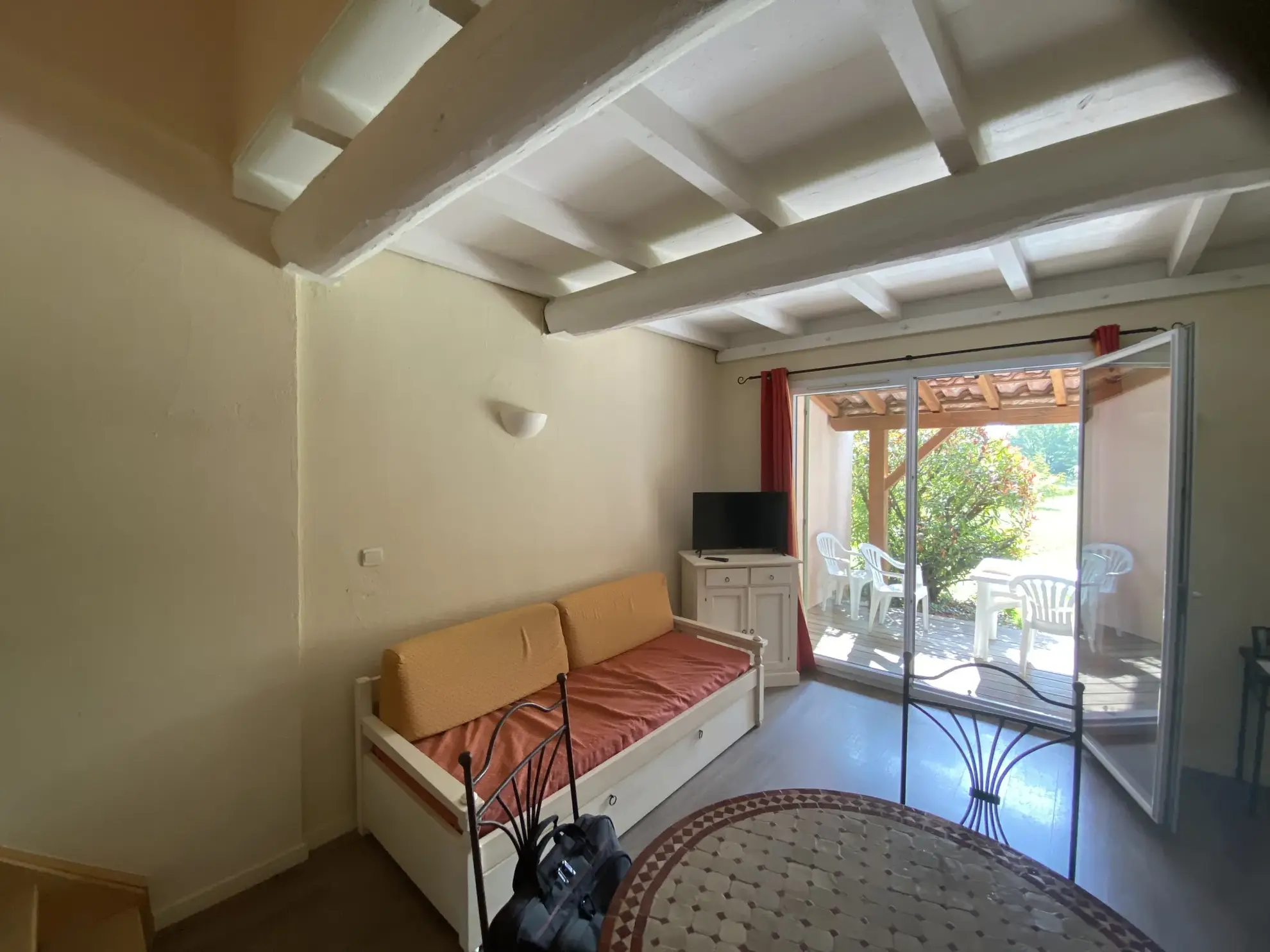 Maison de 3 pièces avec terrasse à Sauve, résidence avec piscine en Cévennes 