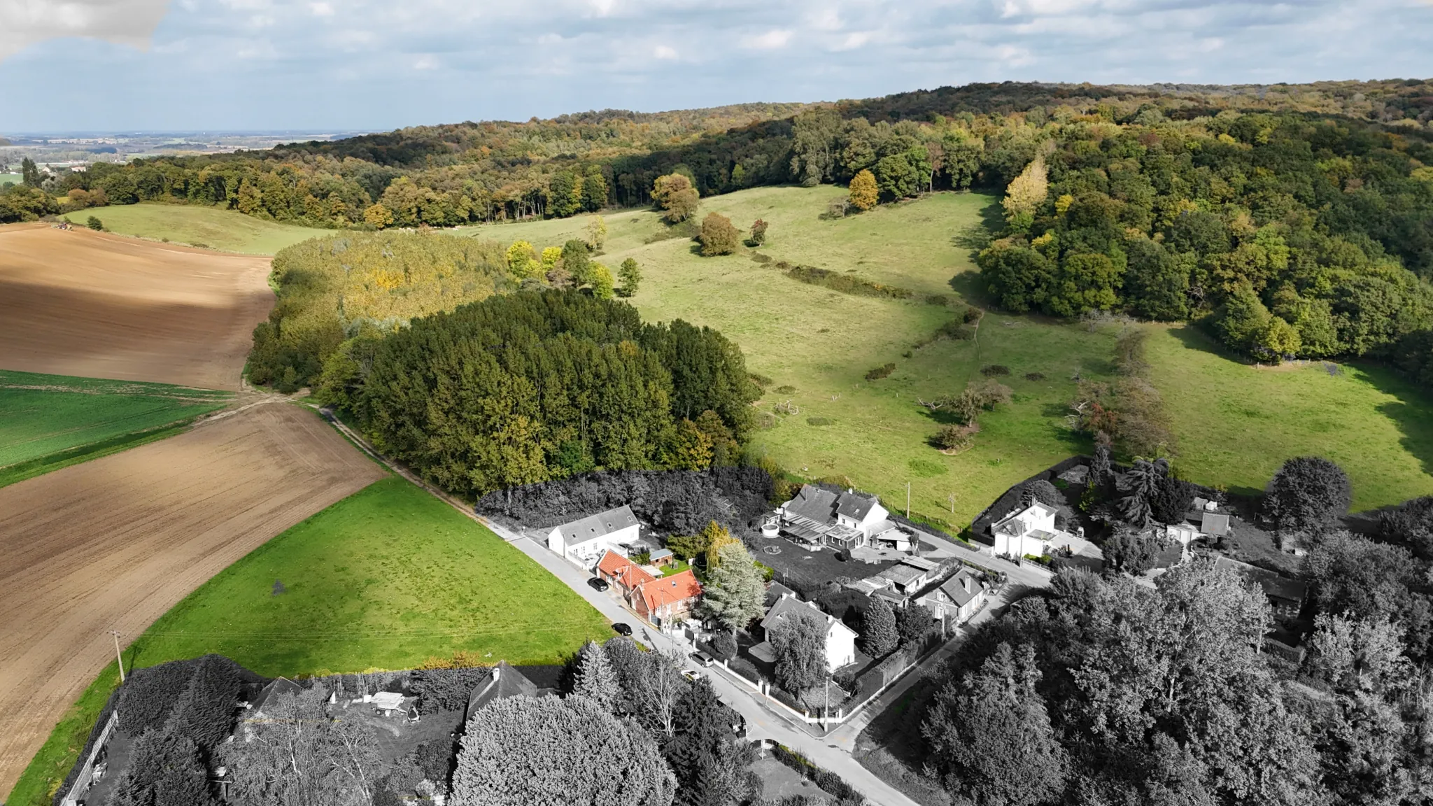 À vendre maison ancienne rénovée à Noyon avec jardin de 650 m²