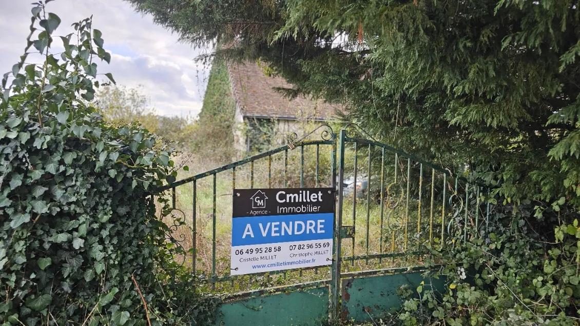 Maison à rénover de 62 m² avec garage à Saint Arnoult - Projet d'aménagement rural 
