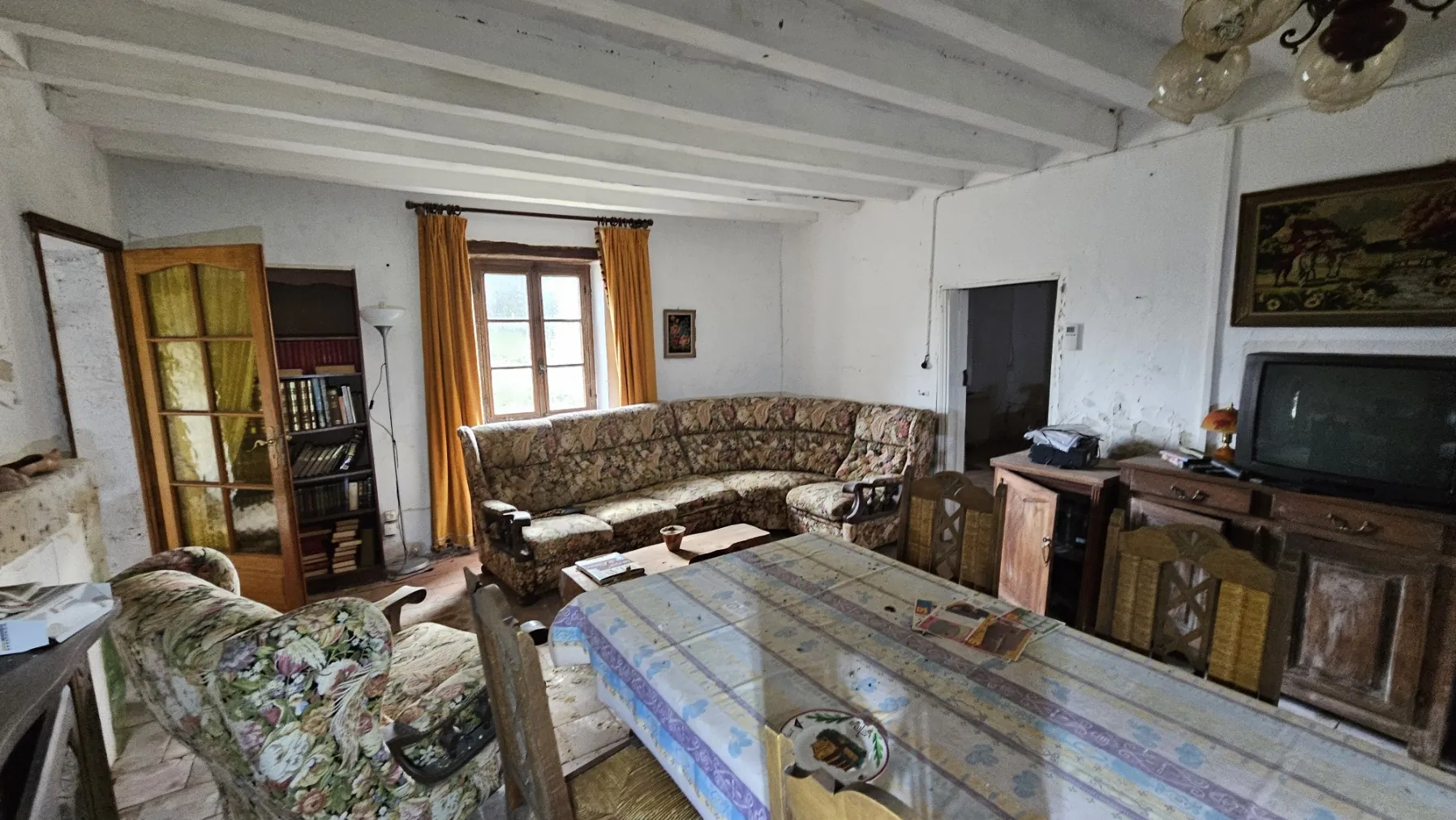 Maison à rénover de 62 m² avec garage à Saint Arnoult - Projet d'aménagement rural 